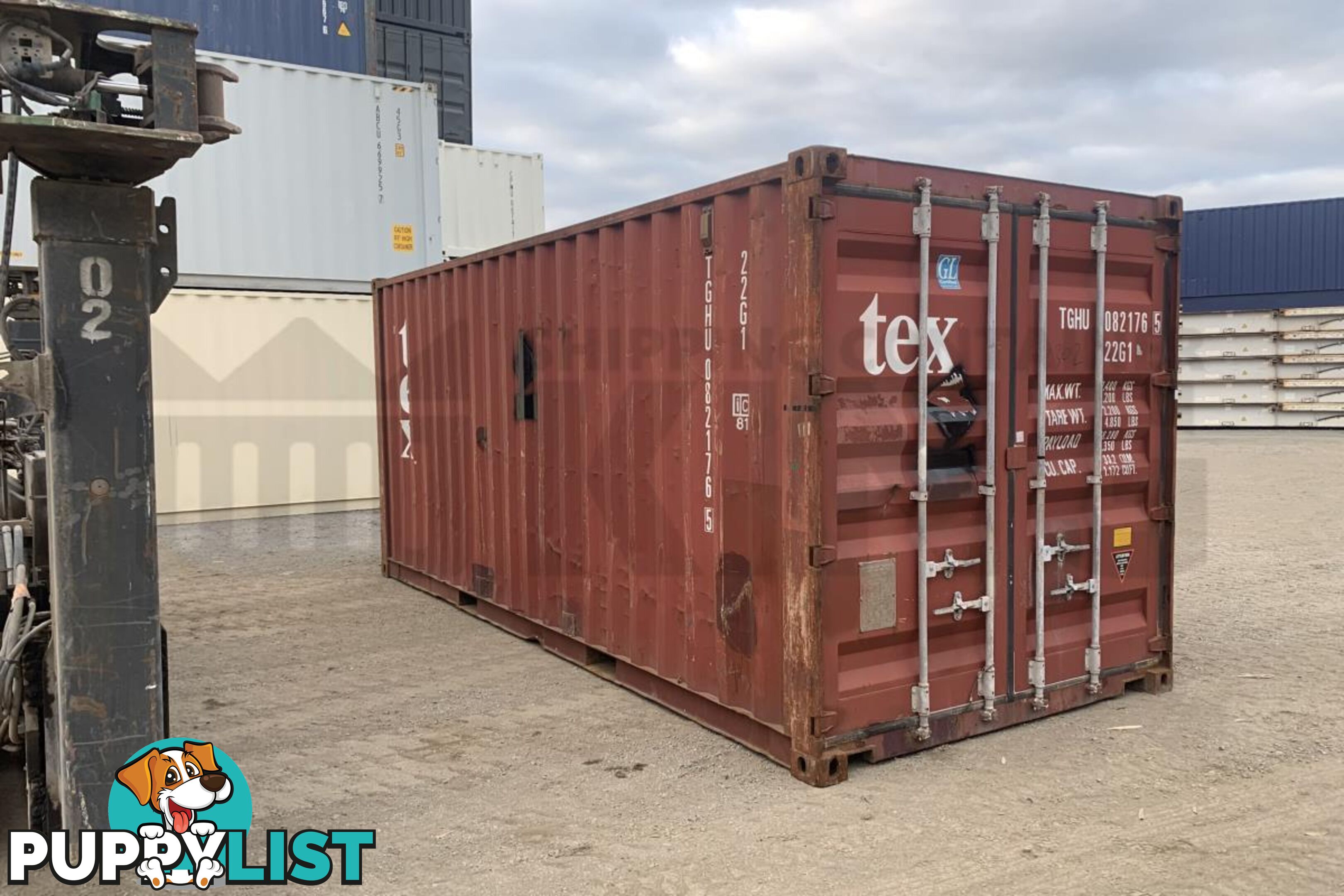 20' STANDARD HEIGHT SHIPPING CONTAINER - in Brisbane