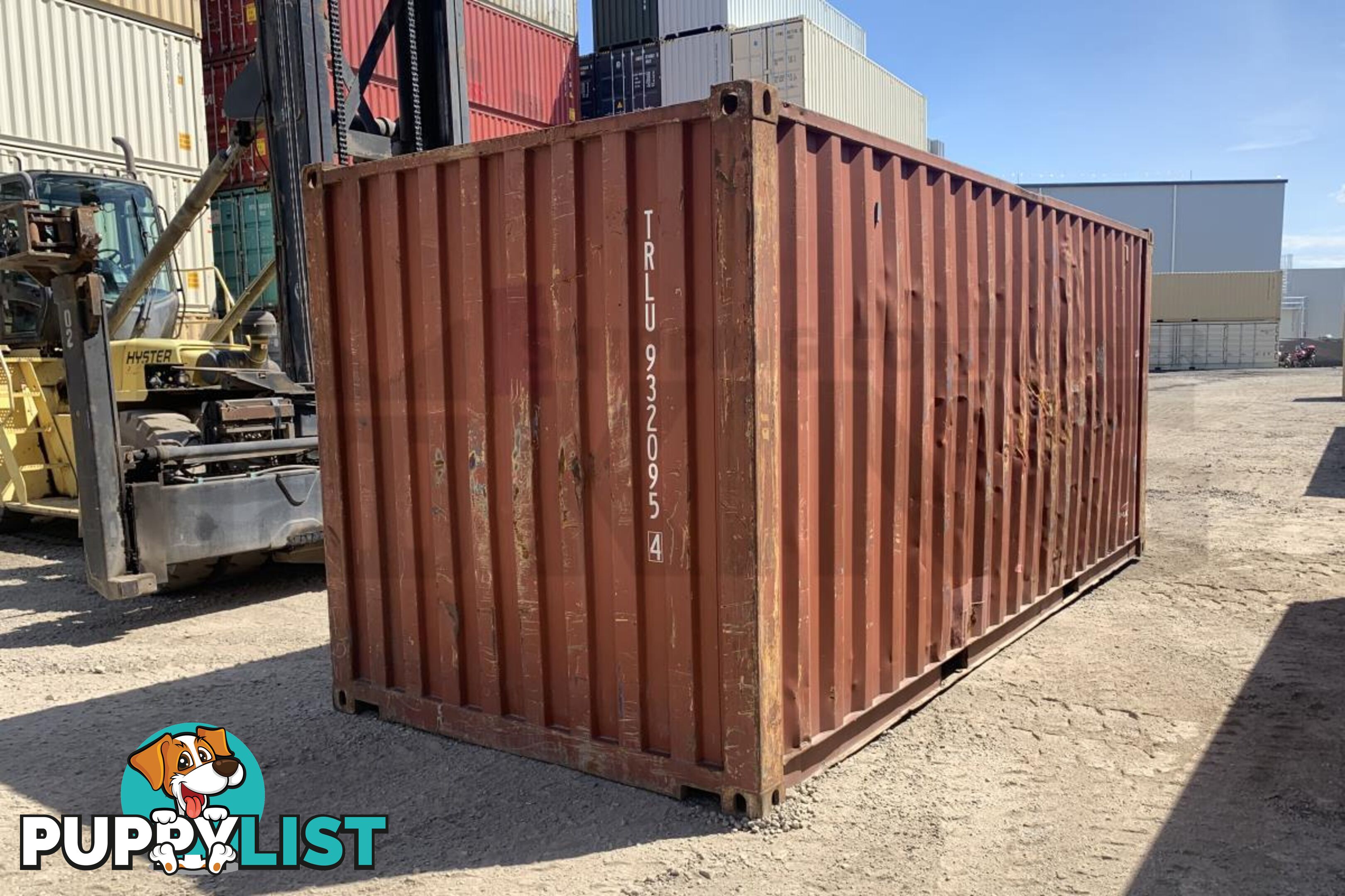 20' STANDARD HEIGHT SHIPPING CONTAINER - in Brisbane