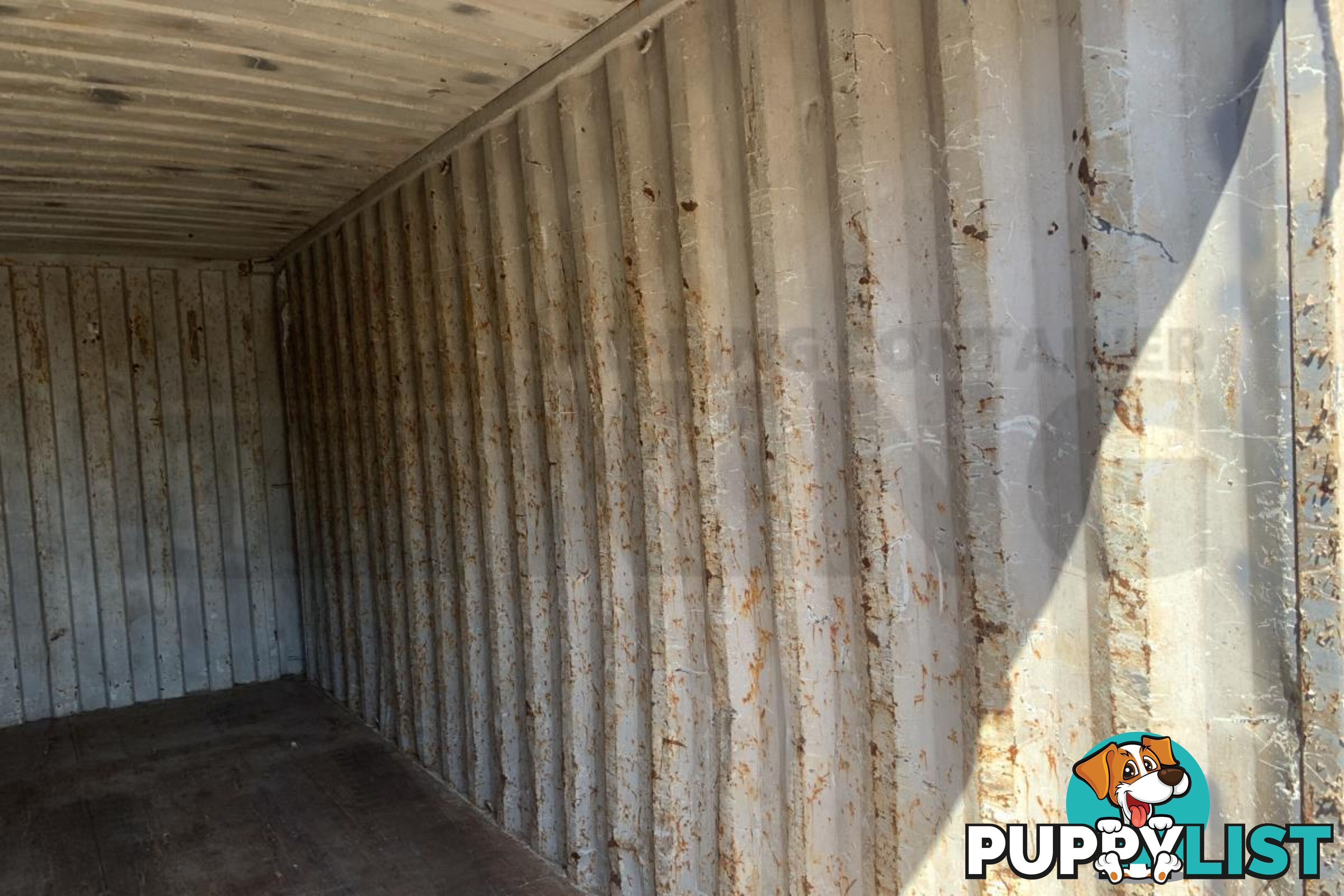 20' STANDARD HEIGHT SHIPPING CONTAINER - in Brisbane