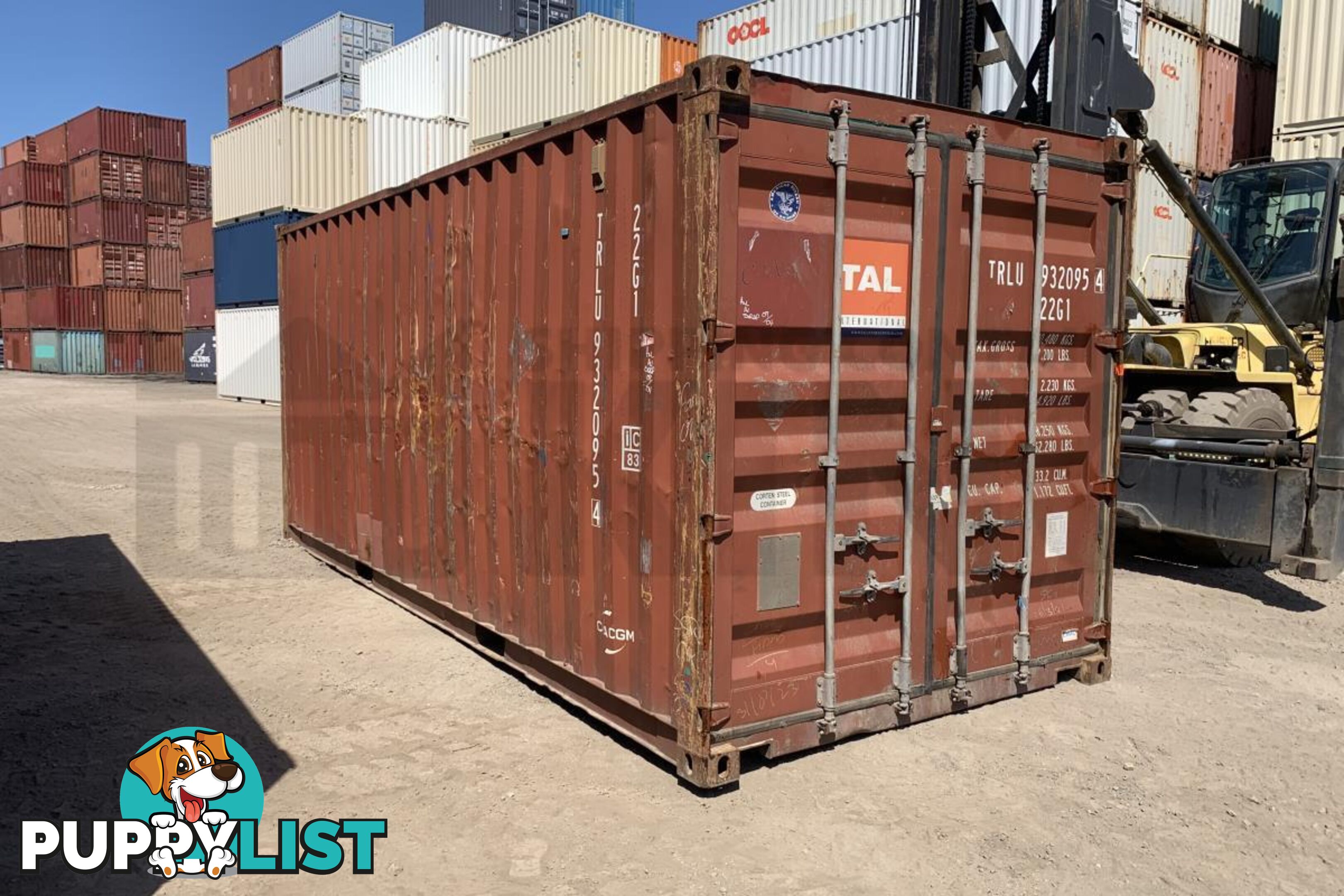 20' STANDARD HEIGHT SHIPPING CONTAINER - in Brisbane