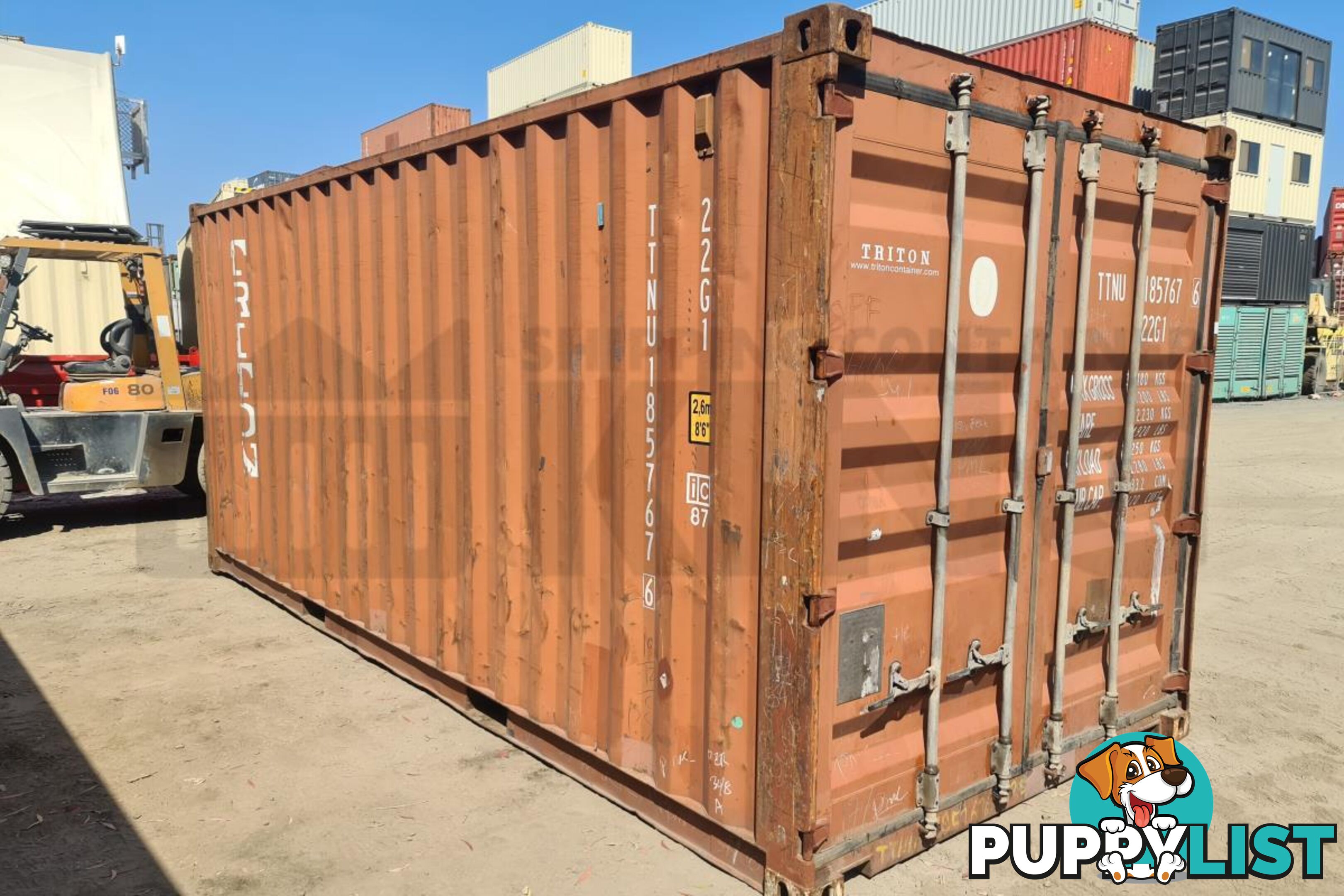 20' STANDARD HEIGHT SHIPPING CONTAINER - in Brisbane