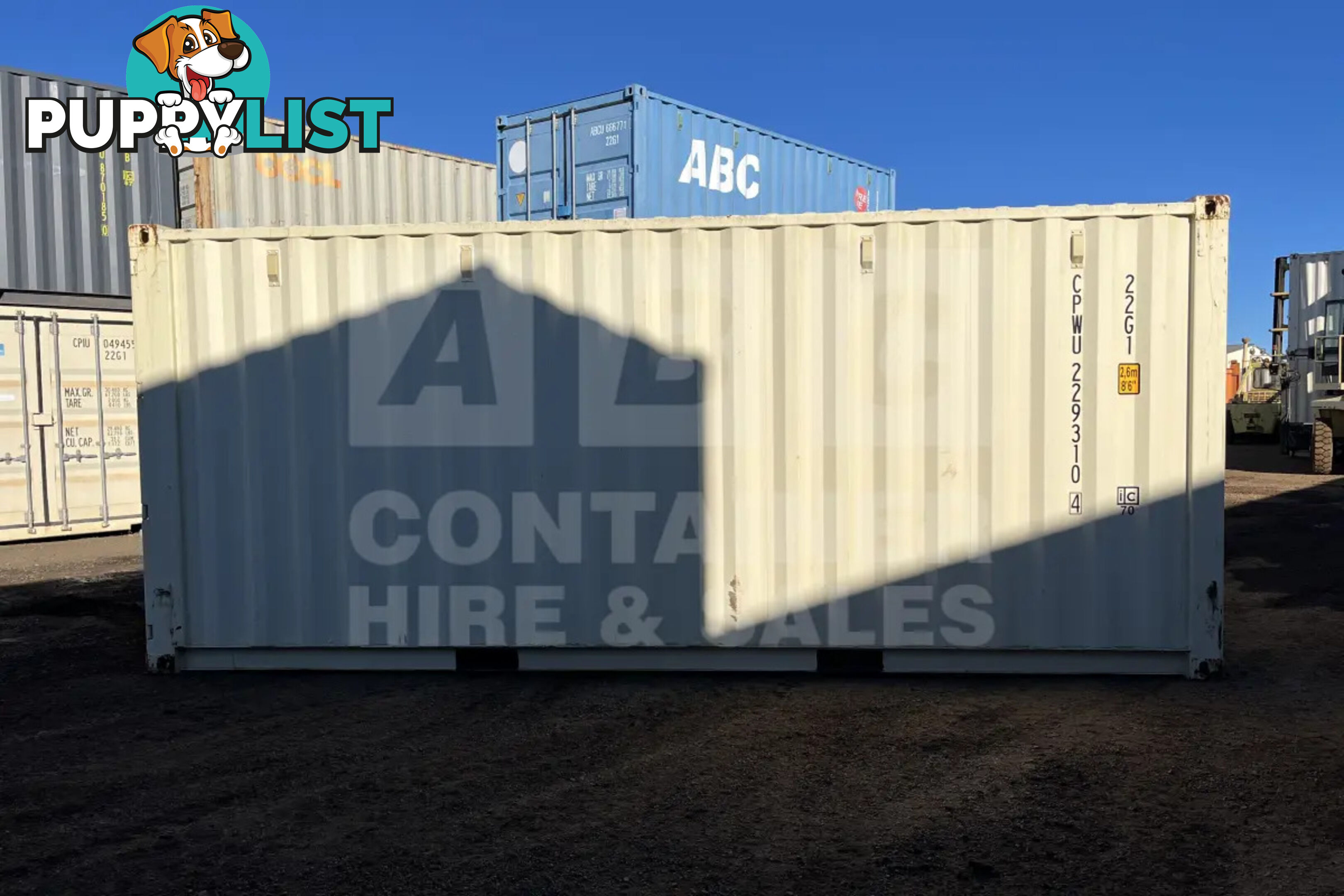 20' STANDARD HEIGHT SHIPPING CONTAINER - in Toowoomba