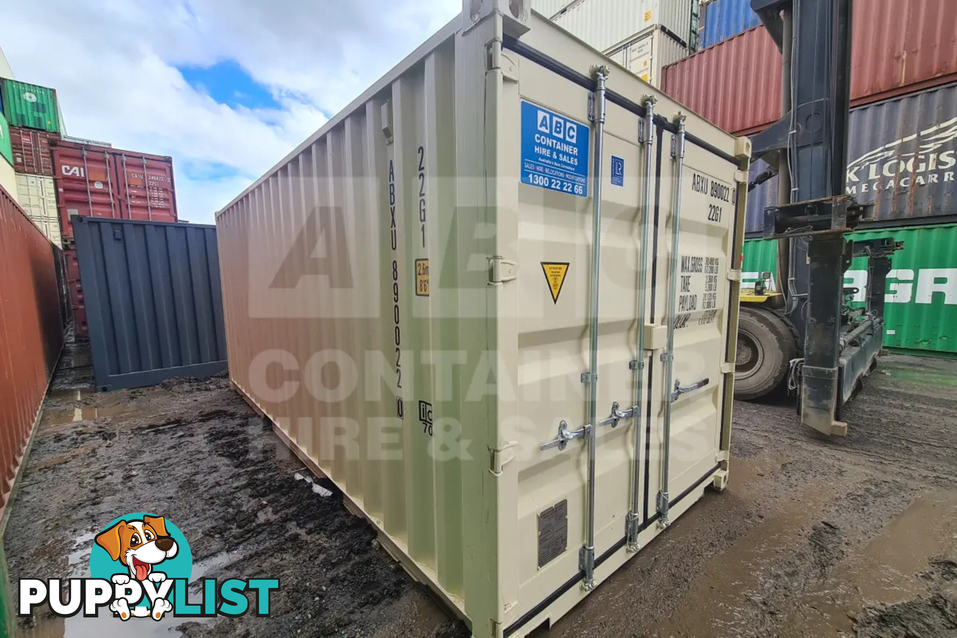 20' STANDARD HEIGHT SHIPPING CONTAINER (STEEL FLOOR) - in Gympie