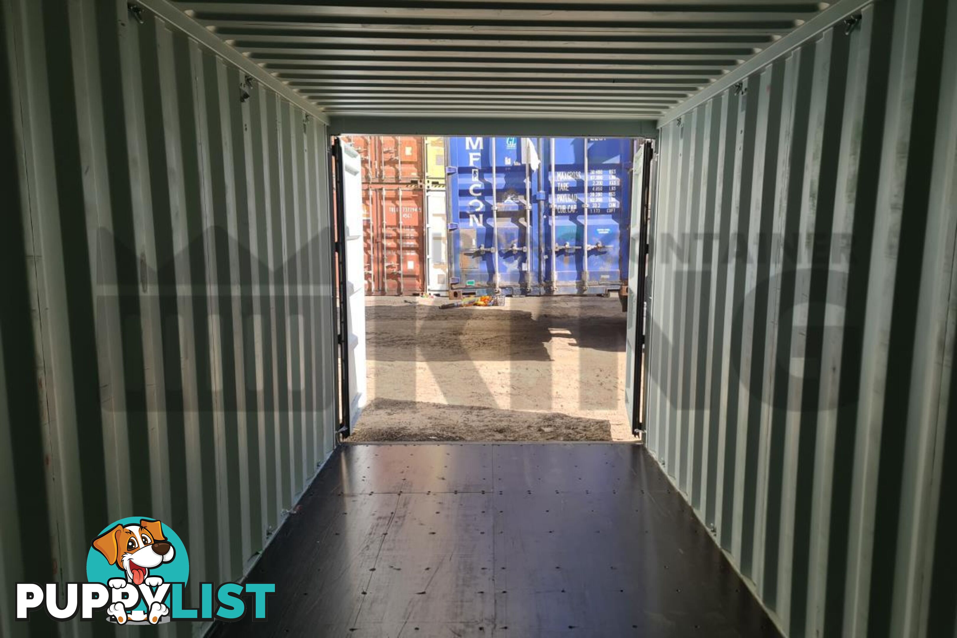 20' STANDARD HEIGHT SHIPPING CONTAINER - in Brisbane