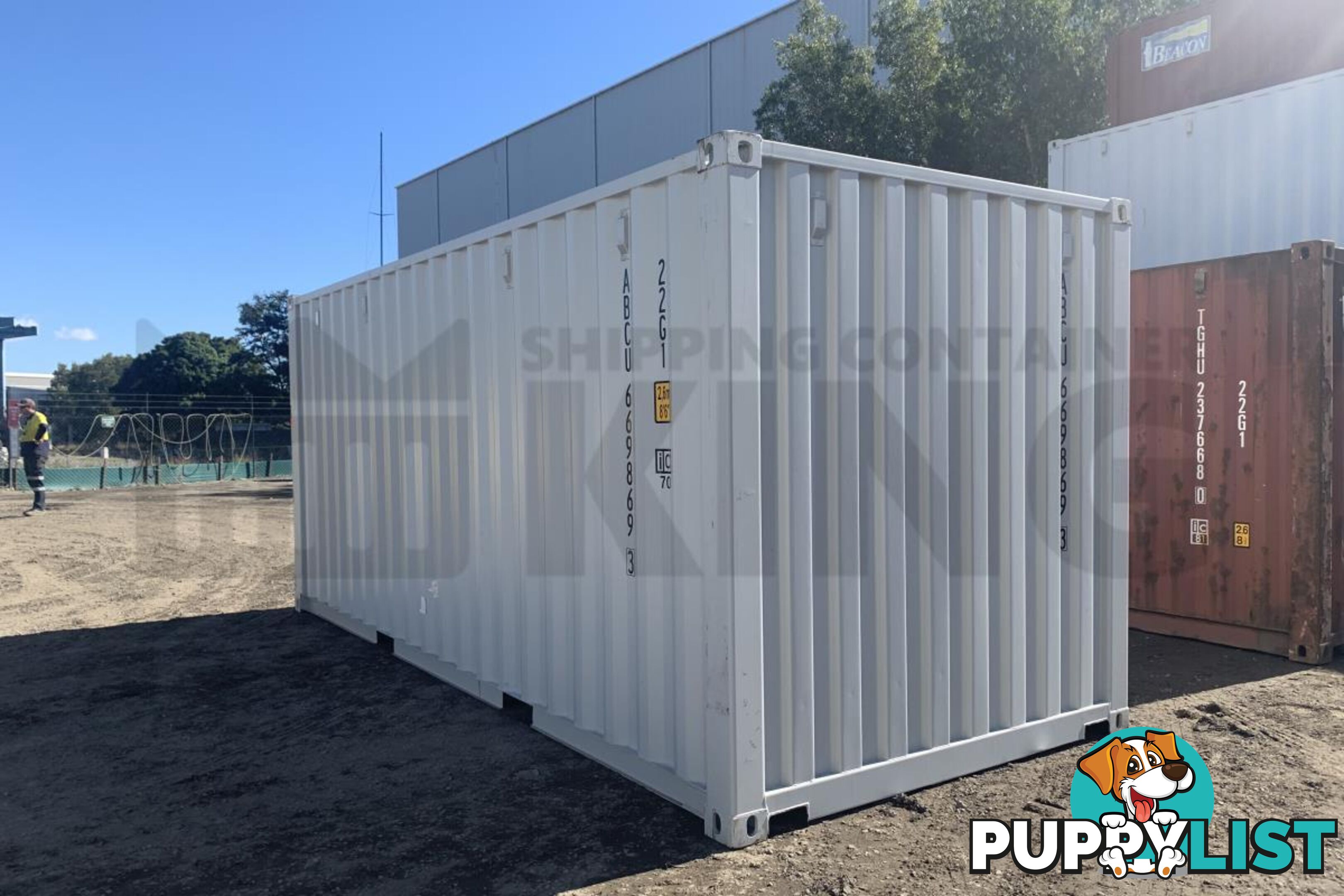 20' STANDARD HEIGHT SHIPPING CONTAINER - in Rockhampton