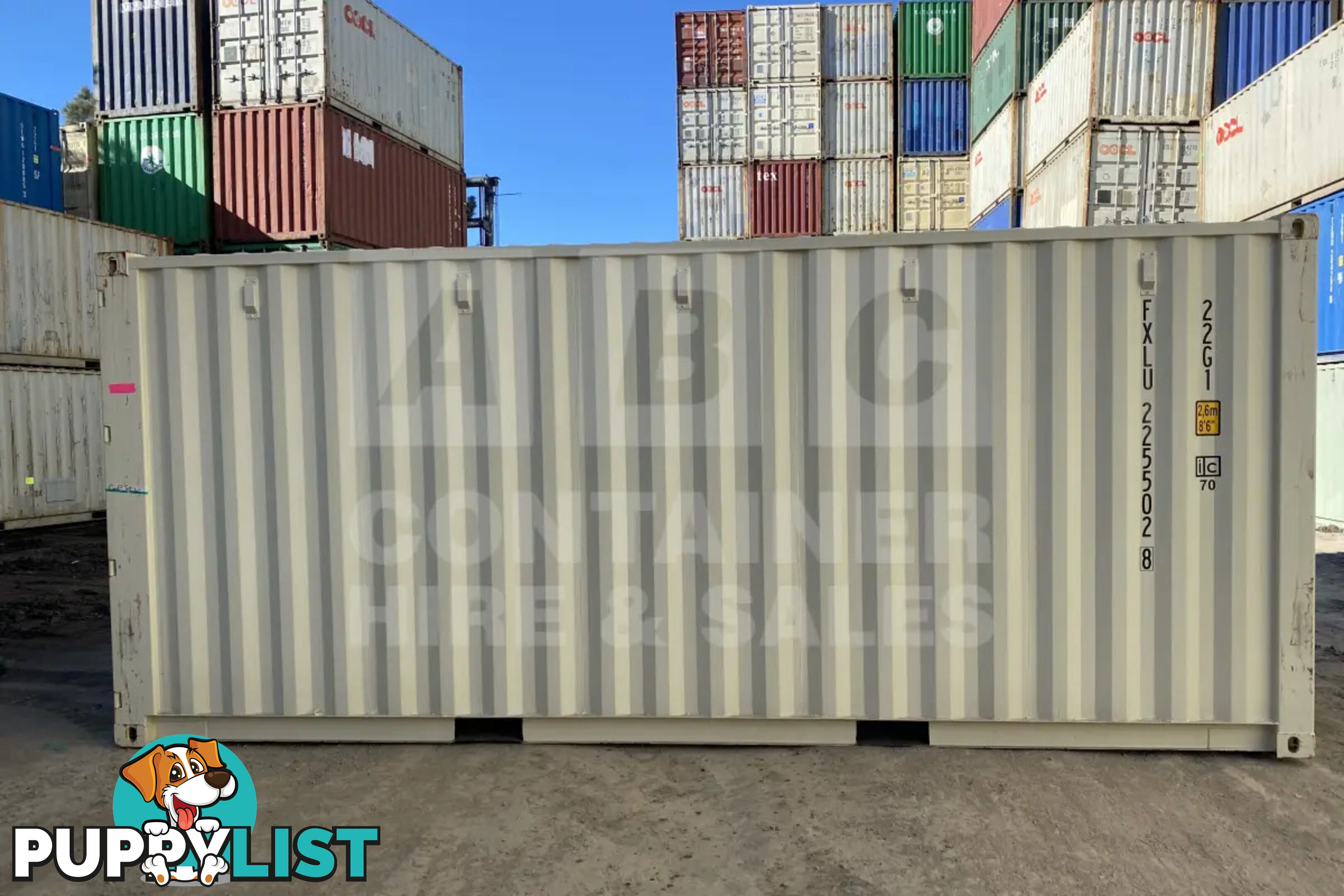 20' STANDARD HEIGHT SHIPPING CONTAINER - in Brisbane