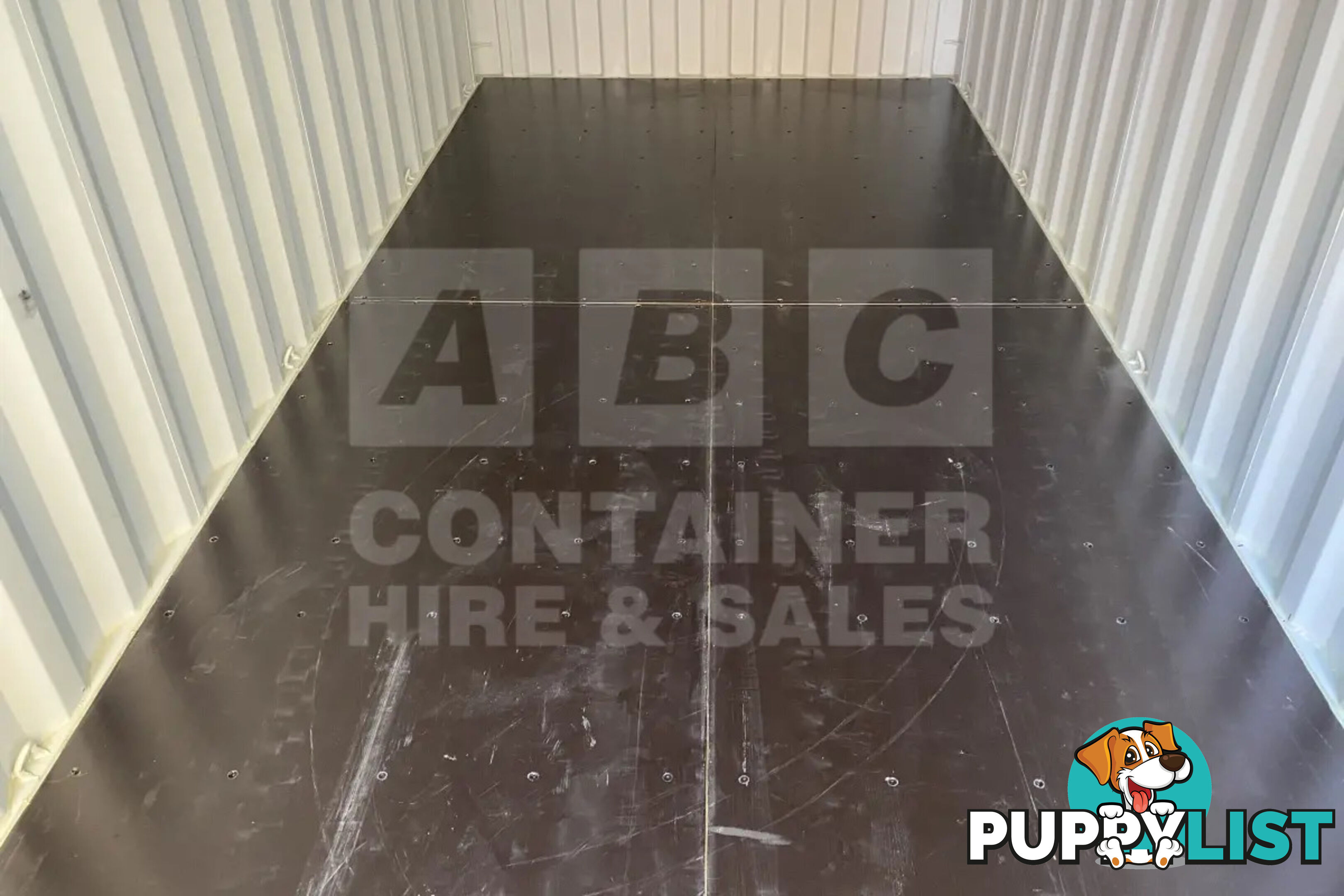 20' STANDARD HEIGHT SHIPPING CONTAINER - in Brisbane
