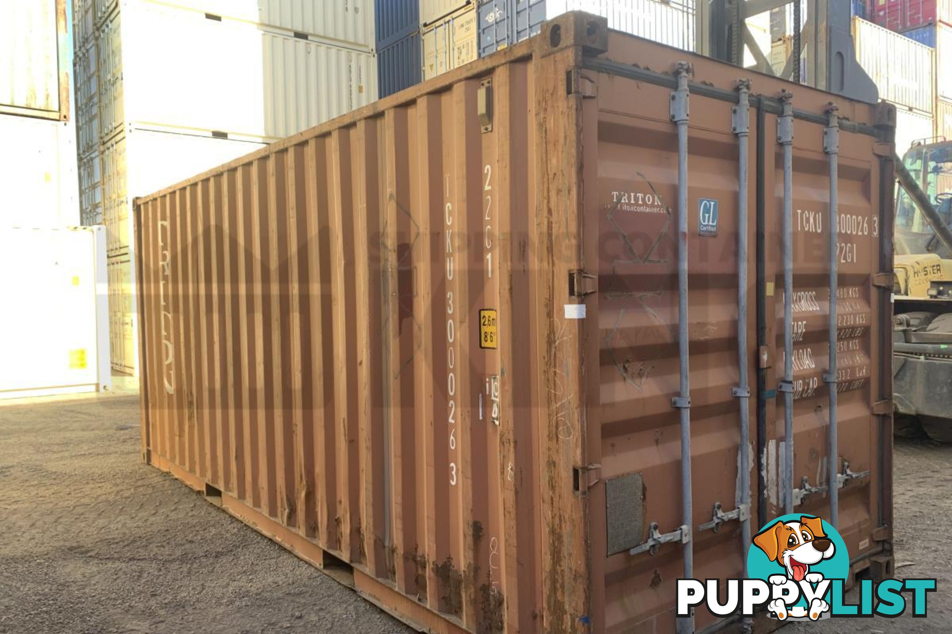 20' STANDARD HEIGHT SHIPPING CONTAINER - in Rockhampton