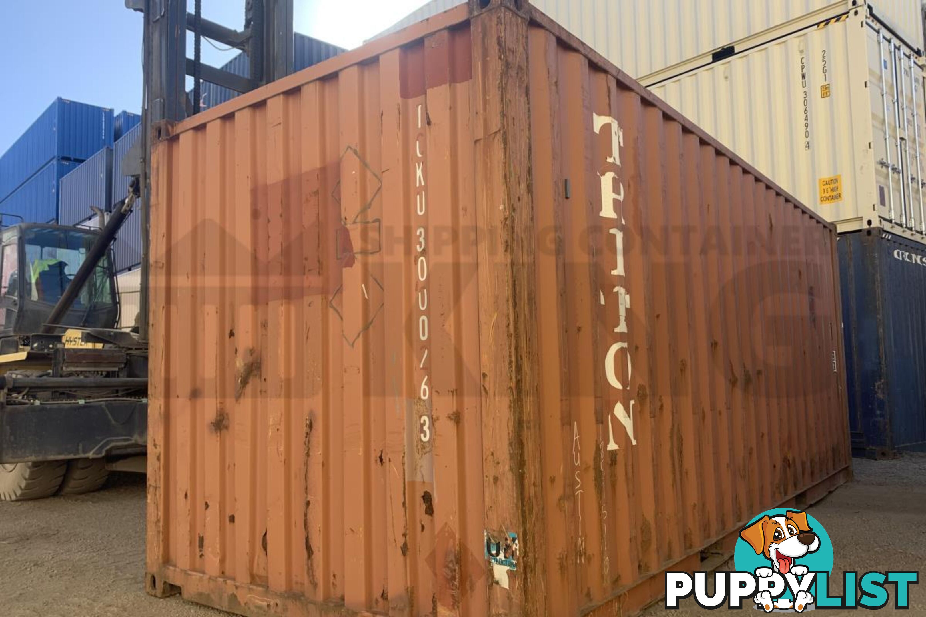 20' STANDARD HEIGHT SHIPPING CONTAINER - in Rockhampton