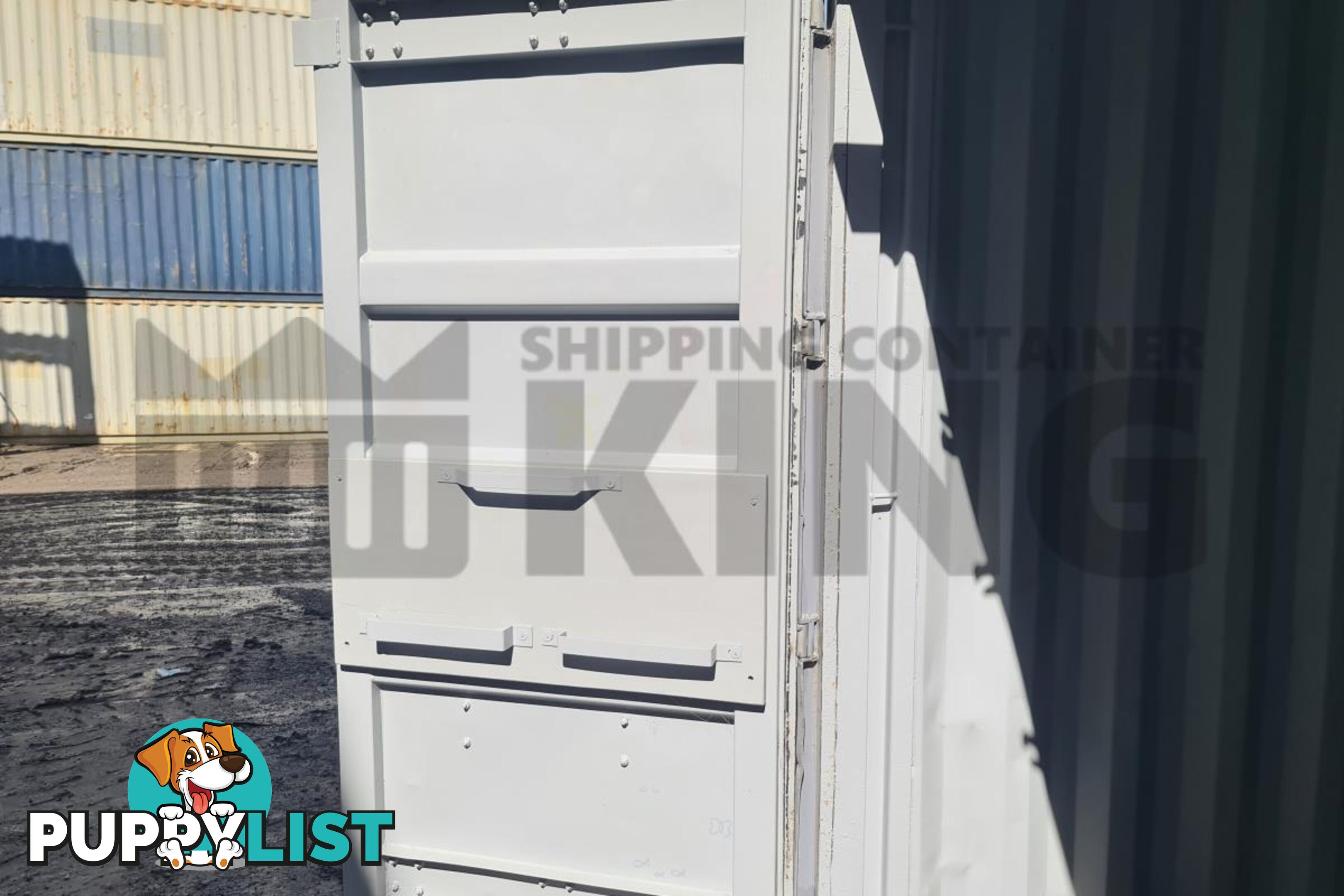 20' STANDARD HEIGHT SHIPPING CONTAINER