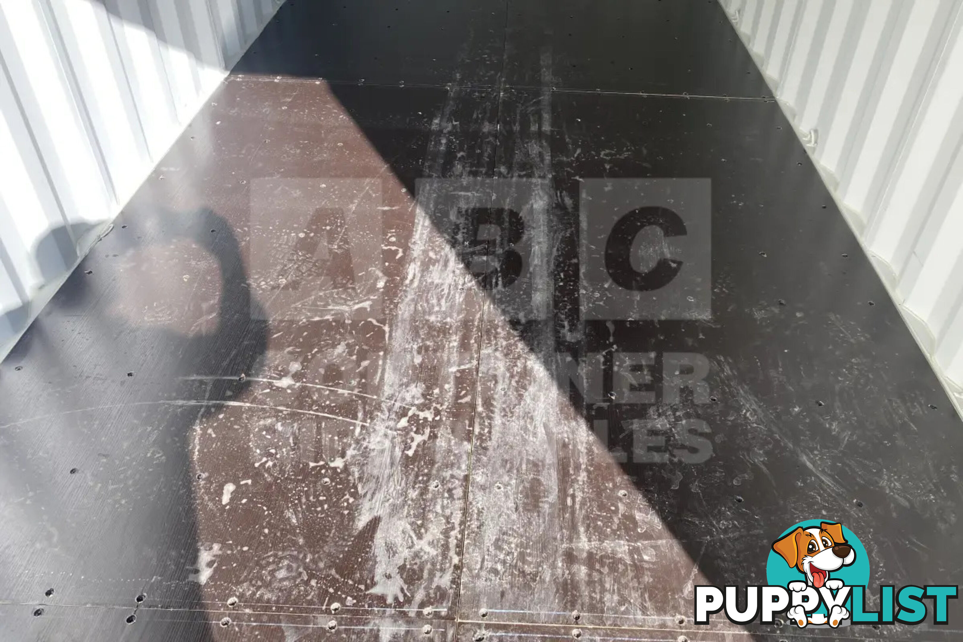 20' STANDARD HEIGHT SHIPPING CONTAINER - in Toowoomba