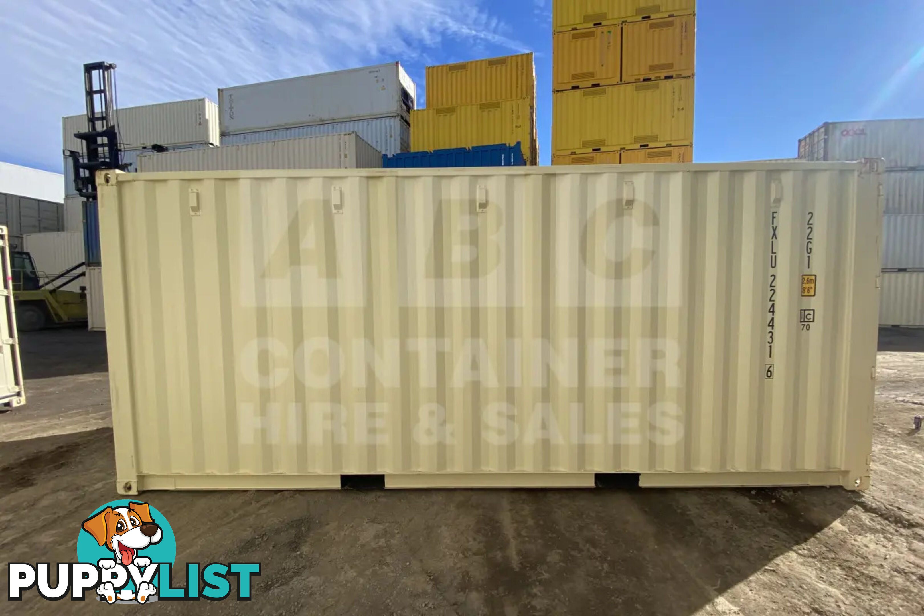 20' STANDARD HEIGHT SHIPPING CONTAINER - in Toowoomba