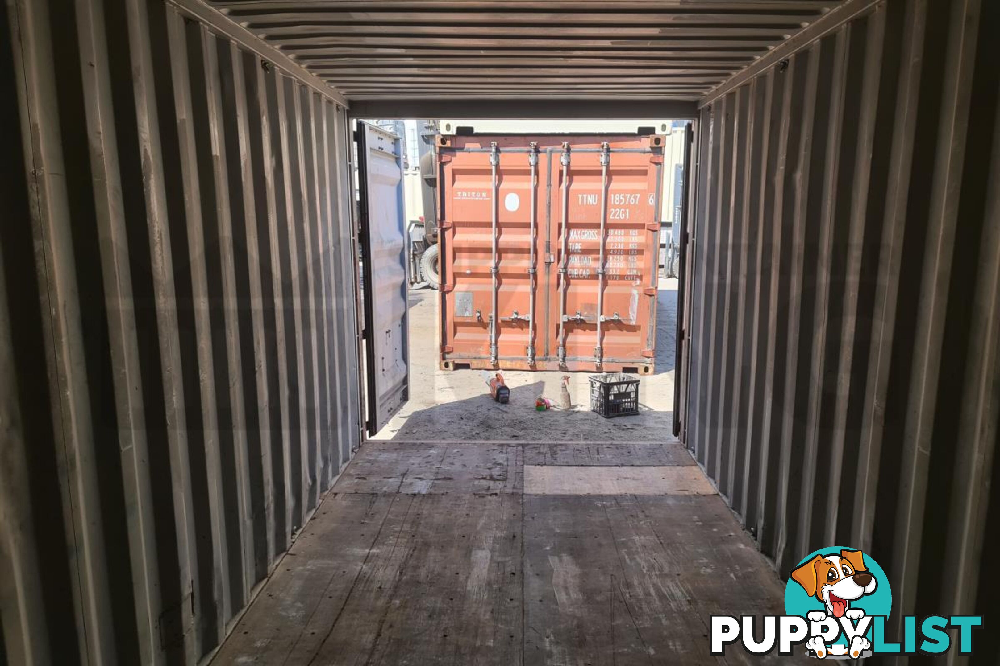 20' STANDARD HEIGHT SHIPPING CONTAINER - in Brisbane