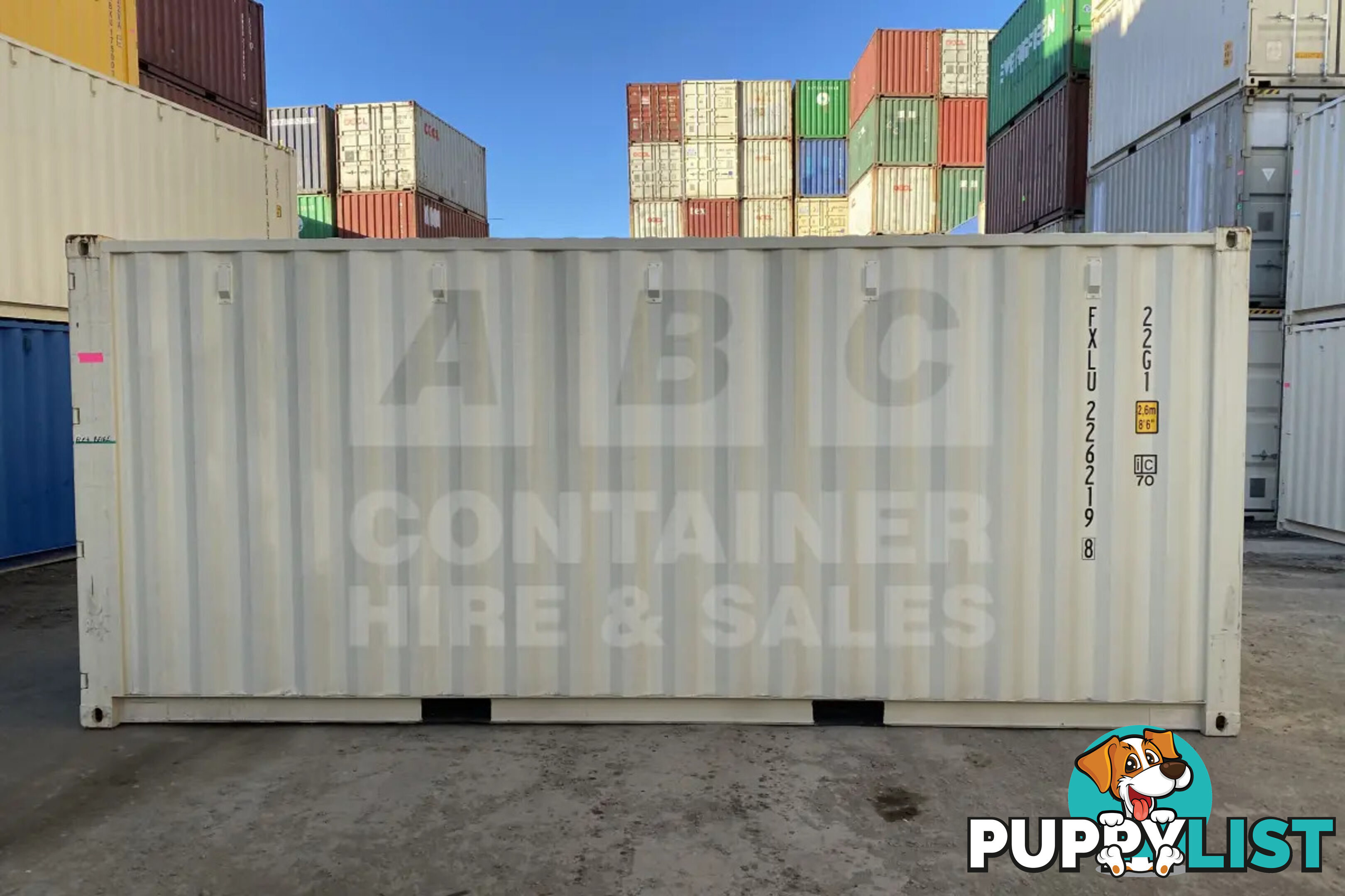 20' STANDARD HEIGHT SHIPPING CONTAINER - in Brisbane