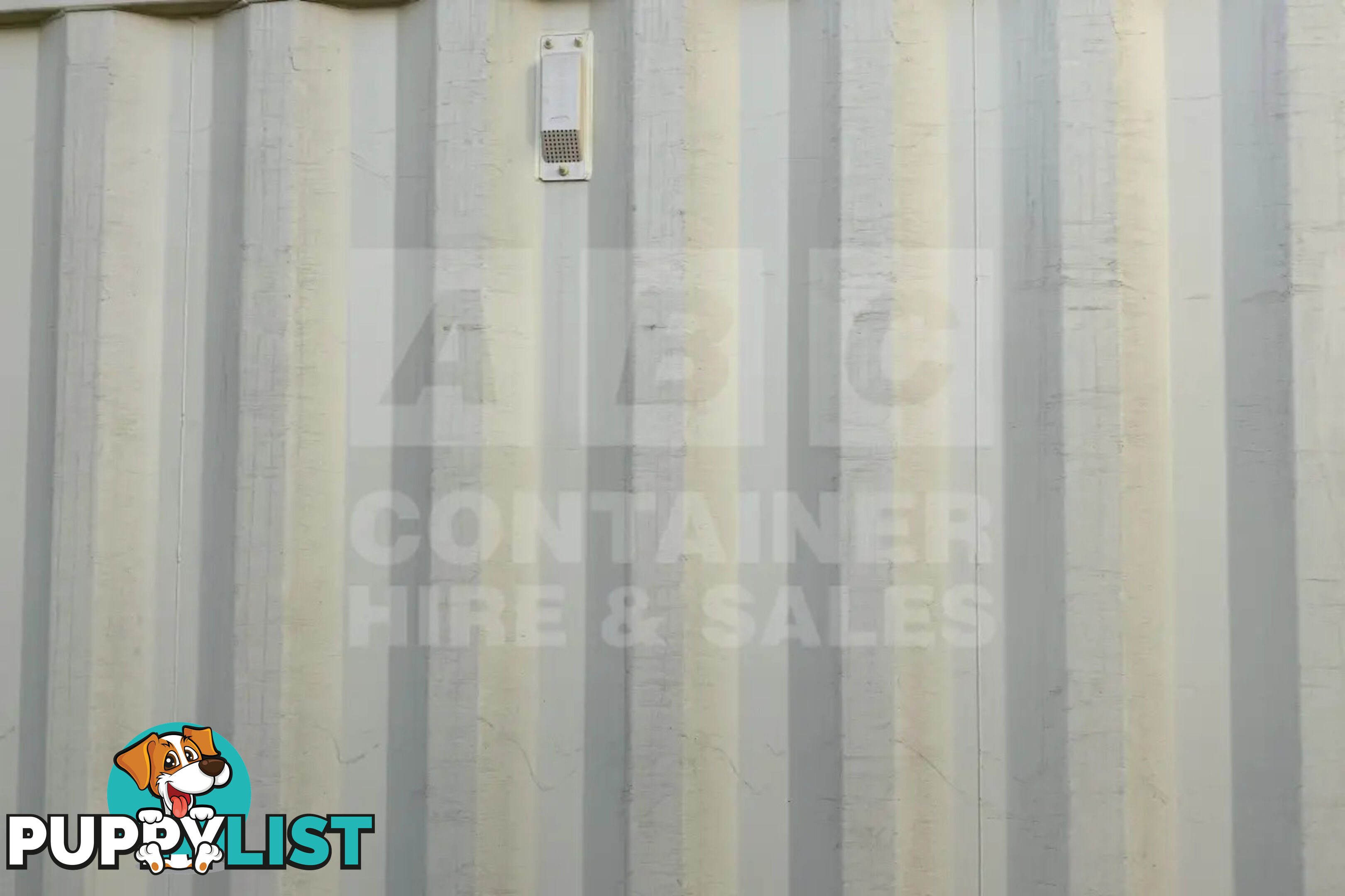 20' STANDARD HEIGHT SHIPPING CONTAINER - in Brisbane