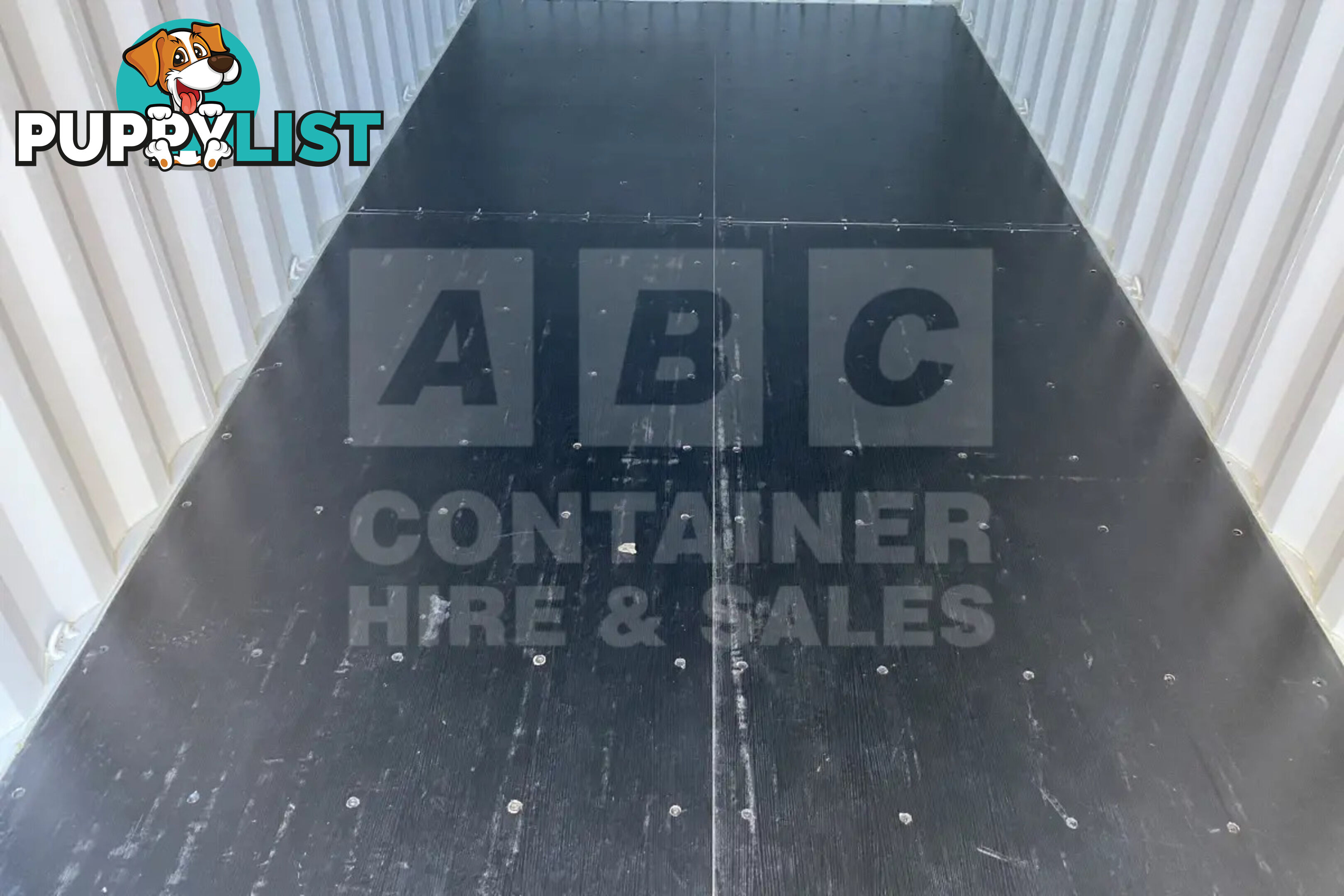 20' STANDARD HEIGHT SHIPPING CONTAINER - in Brisbane