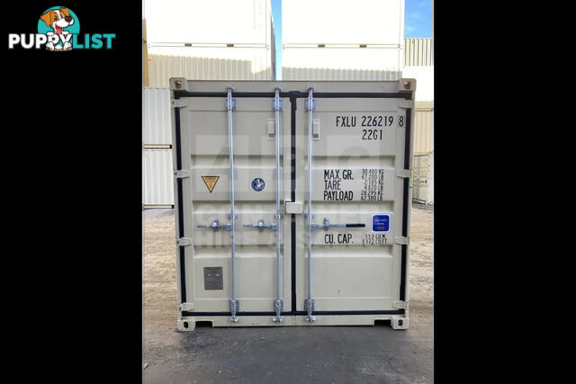 20' STANDARD HEIGHT SHIPPING CONTAINER - in Brisbane