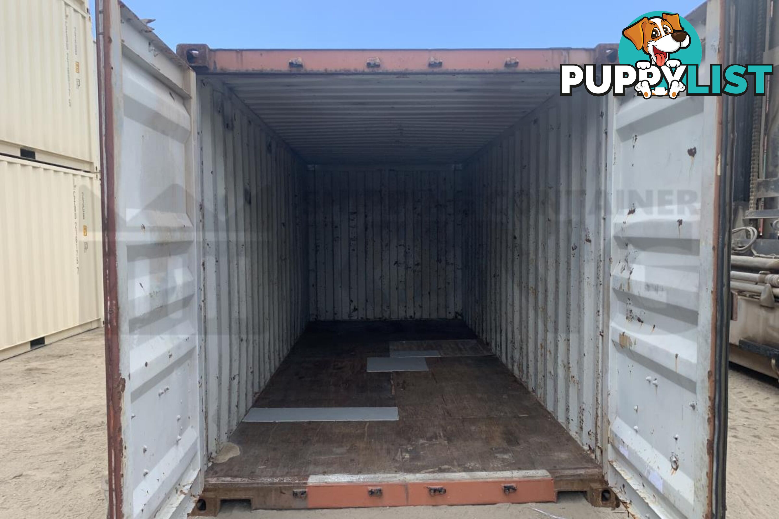 20' STANDARD HEIGHT SHIPPING CONTAINER - in Brisbane