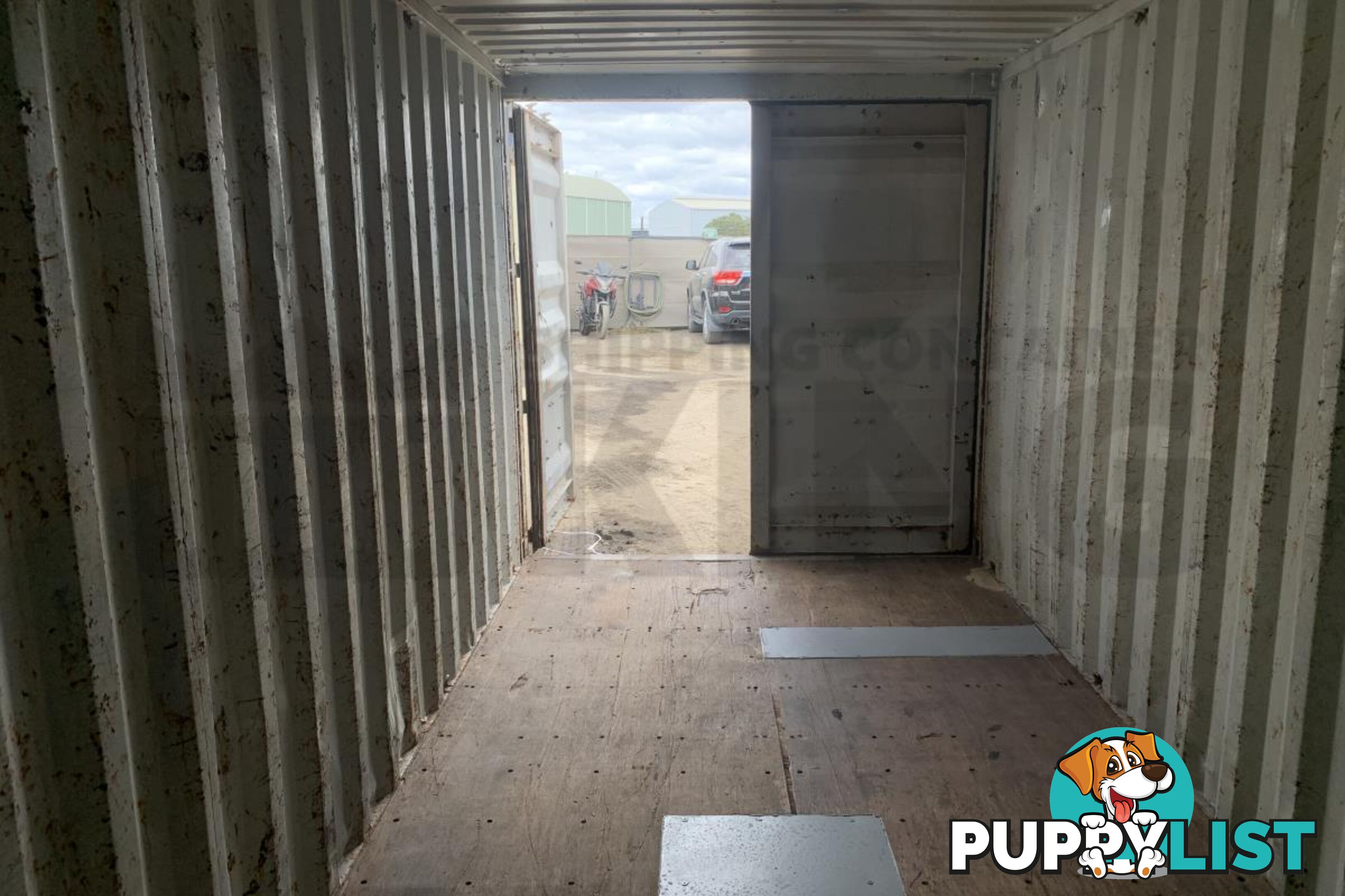 20' STANDARD HEIGHT SHIPPING CONTAINER - in Brisbane