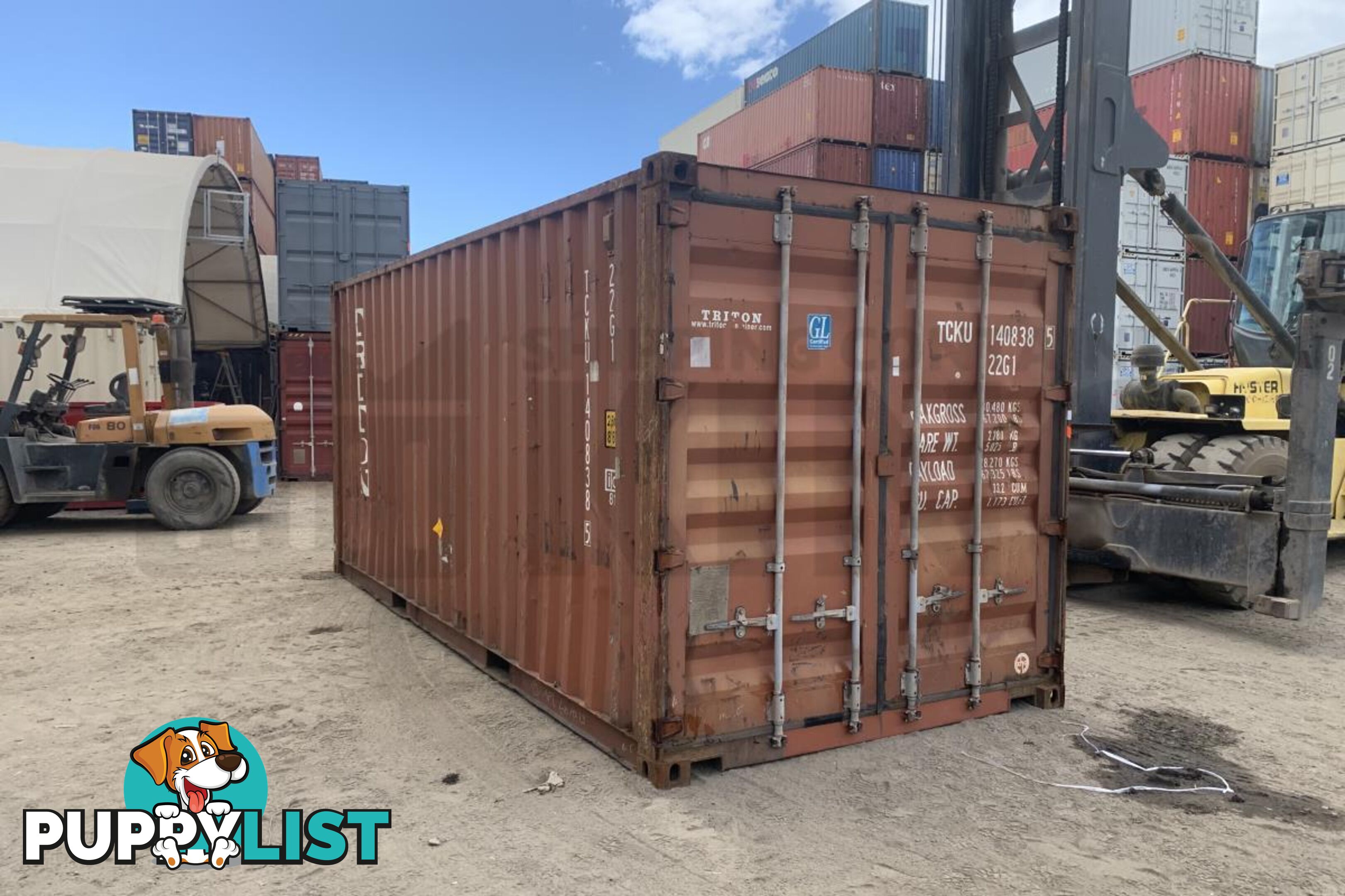 20' STANDARD HEIGHT SHIPPING CONTAINER - in Brisbane