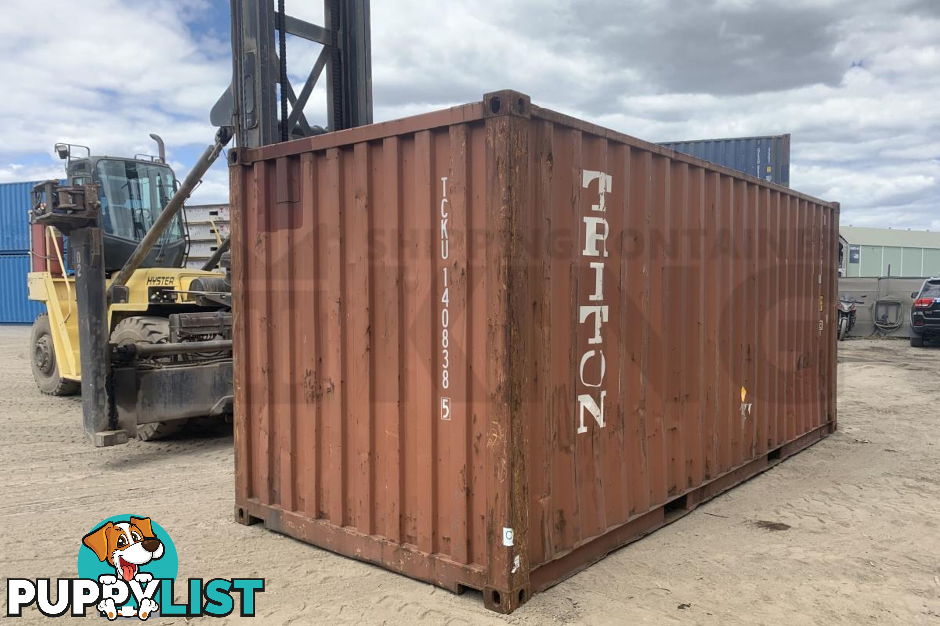 20' STANDARD HEIGHT SHIPPING CONTAINER - in Brisbane