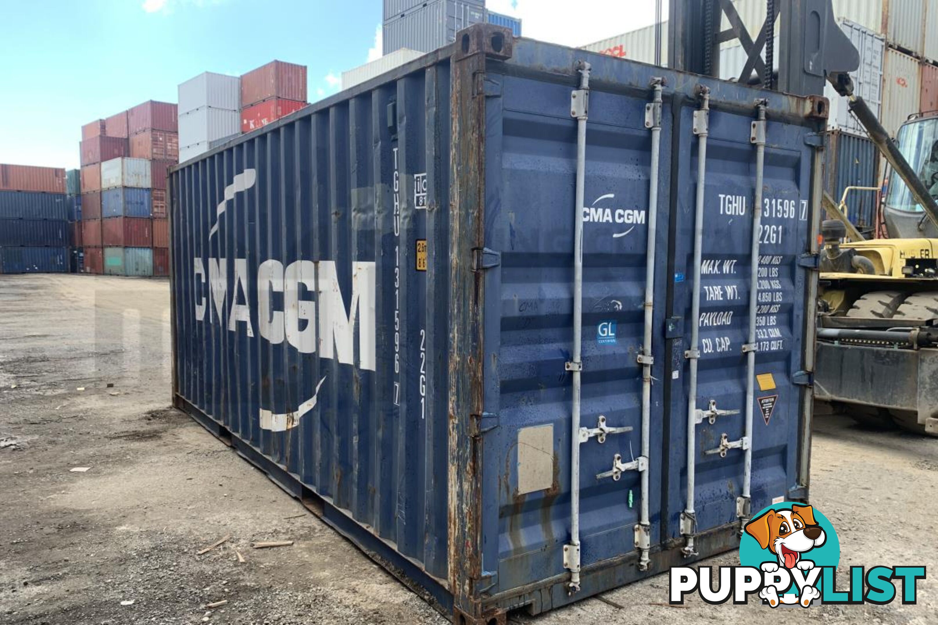 20' STANDARD HEIGHT SHIPPING CONTAINER - in Brisbane