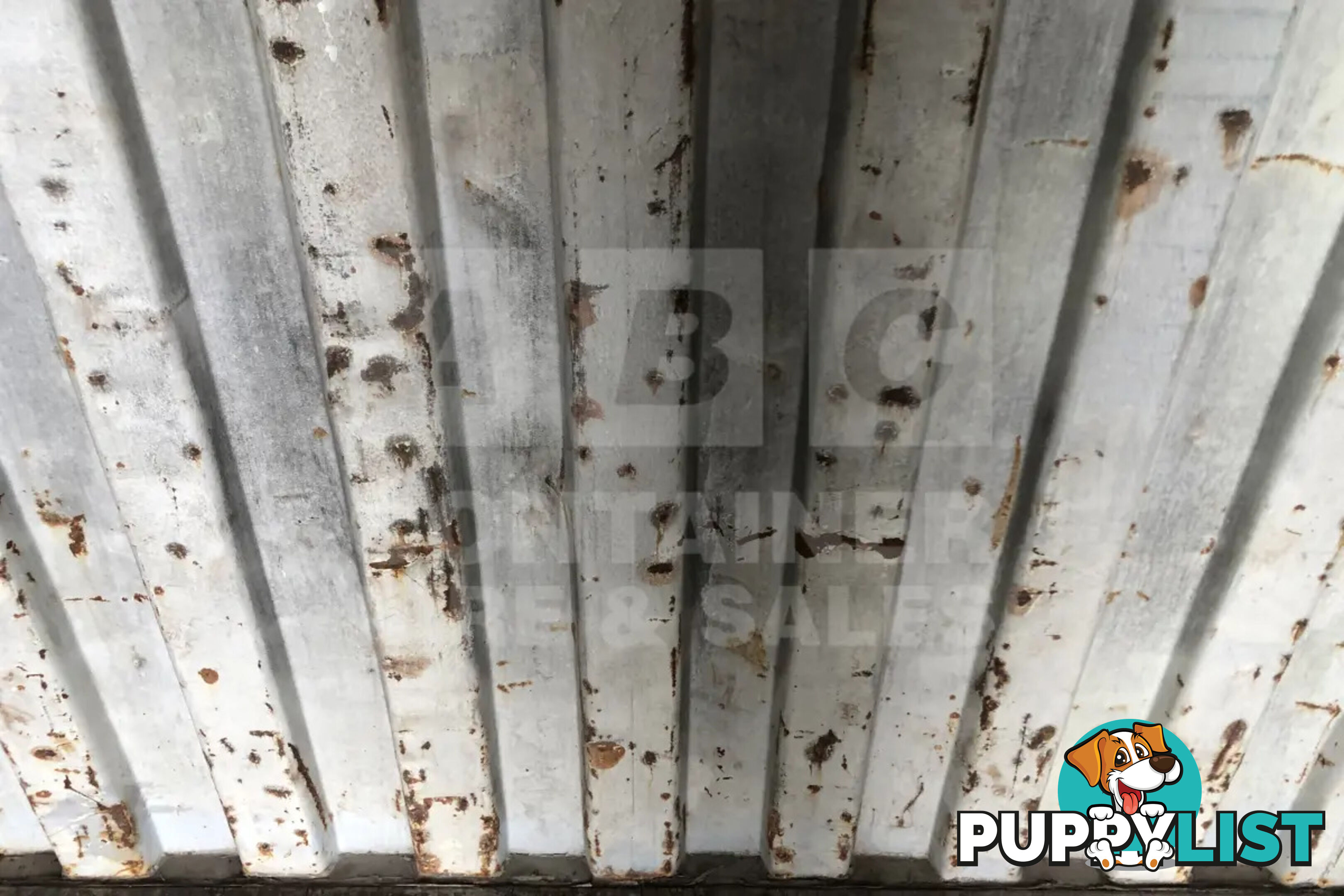 20' STANDARD HEIGHT SHIPPING CONTAINER - in Brisbane