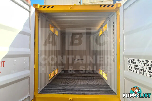 PAIR OF 10' HC DANGEROUS GOODS CONTAINERS (2 X 4 POST 10' DG'S)