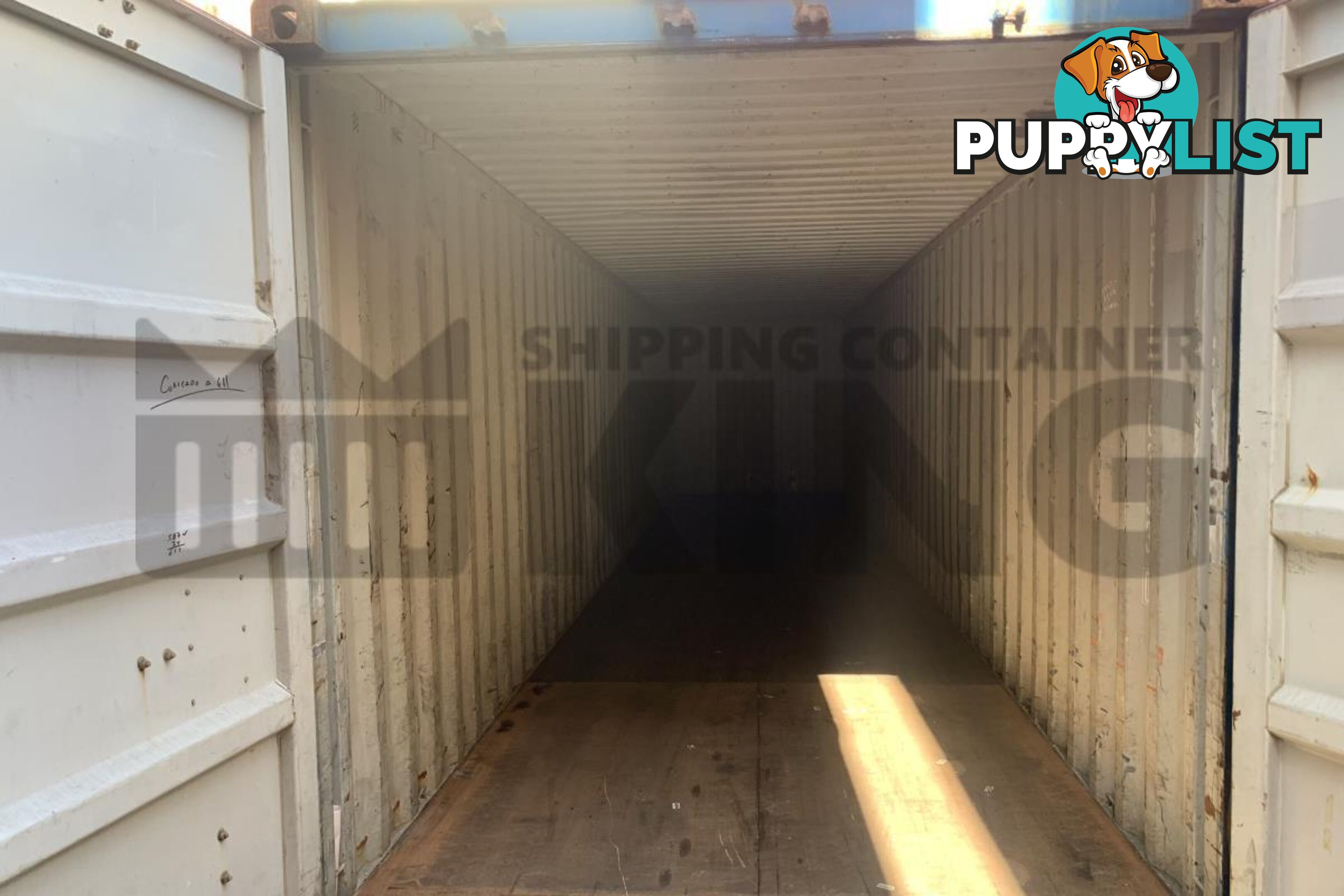 40' STANDARD HEIGHT SHIPPING CONTAINER - in Brisbane