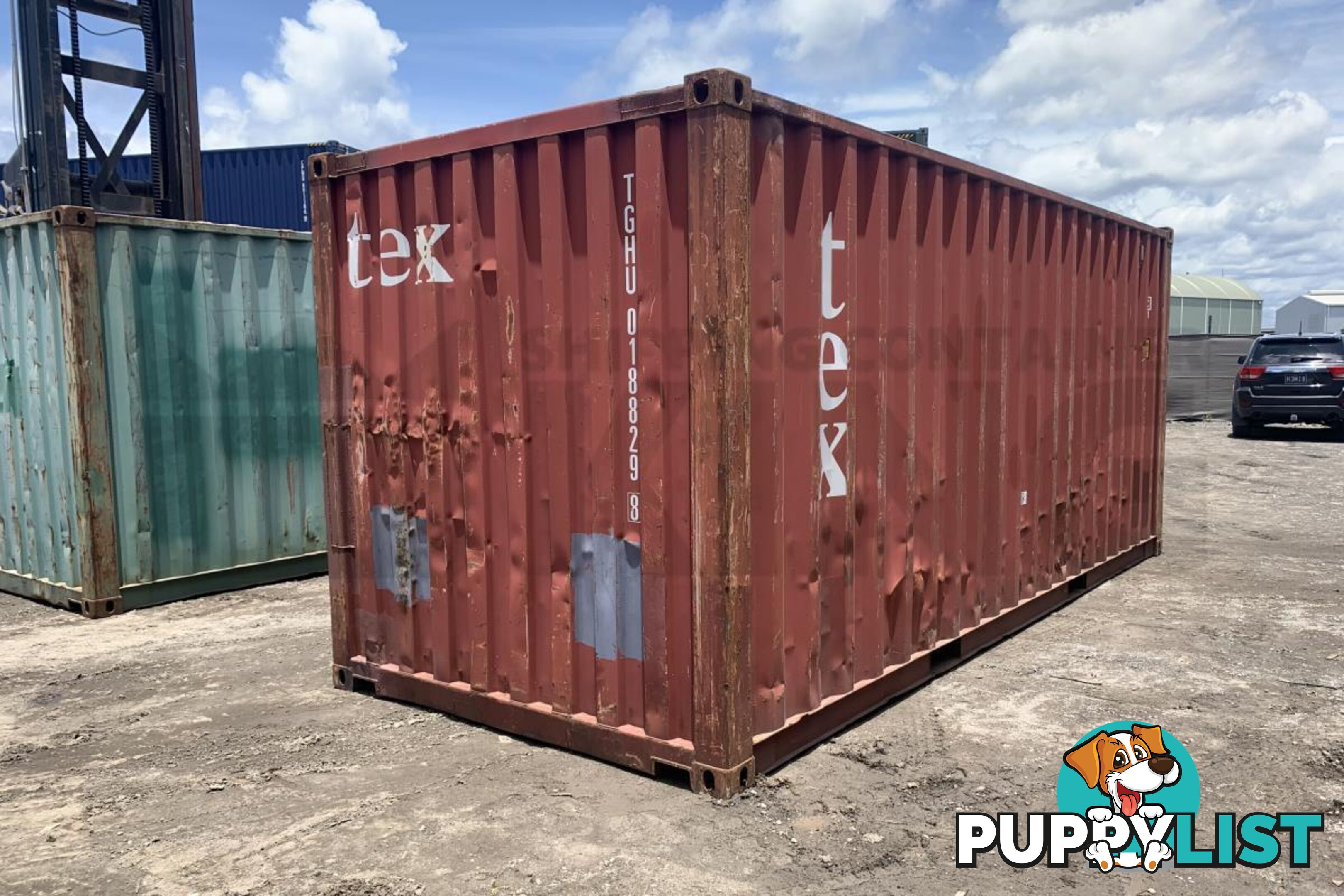 20' STANDARD HEIGHT SHIPPING CONTAINER - in Brisbane