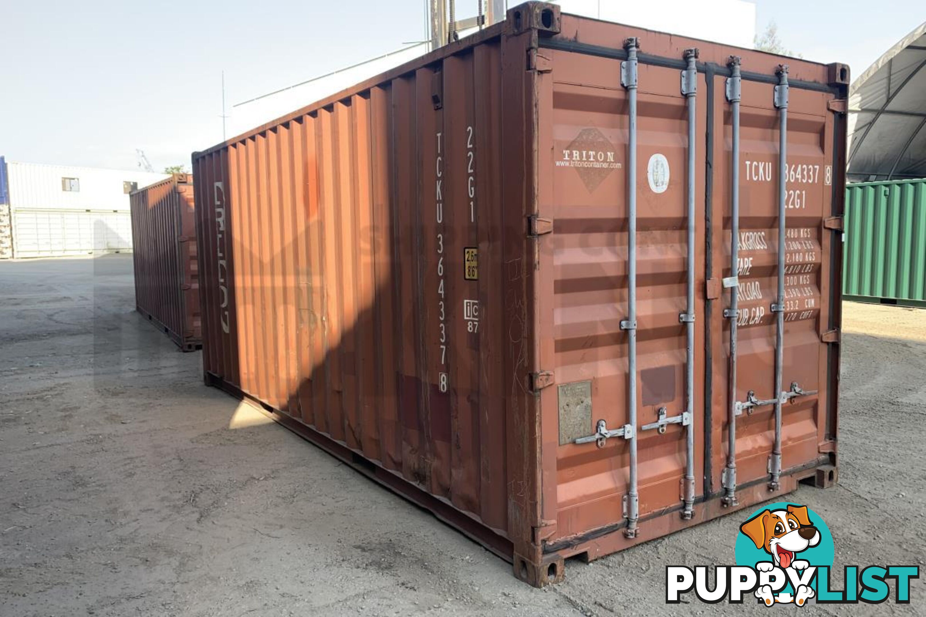 20' STANDARD HEIGHT SHIPPING CONTAINER - in Brisbane