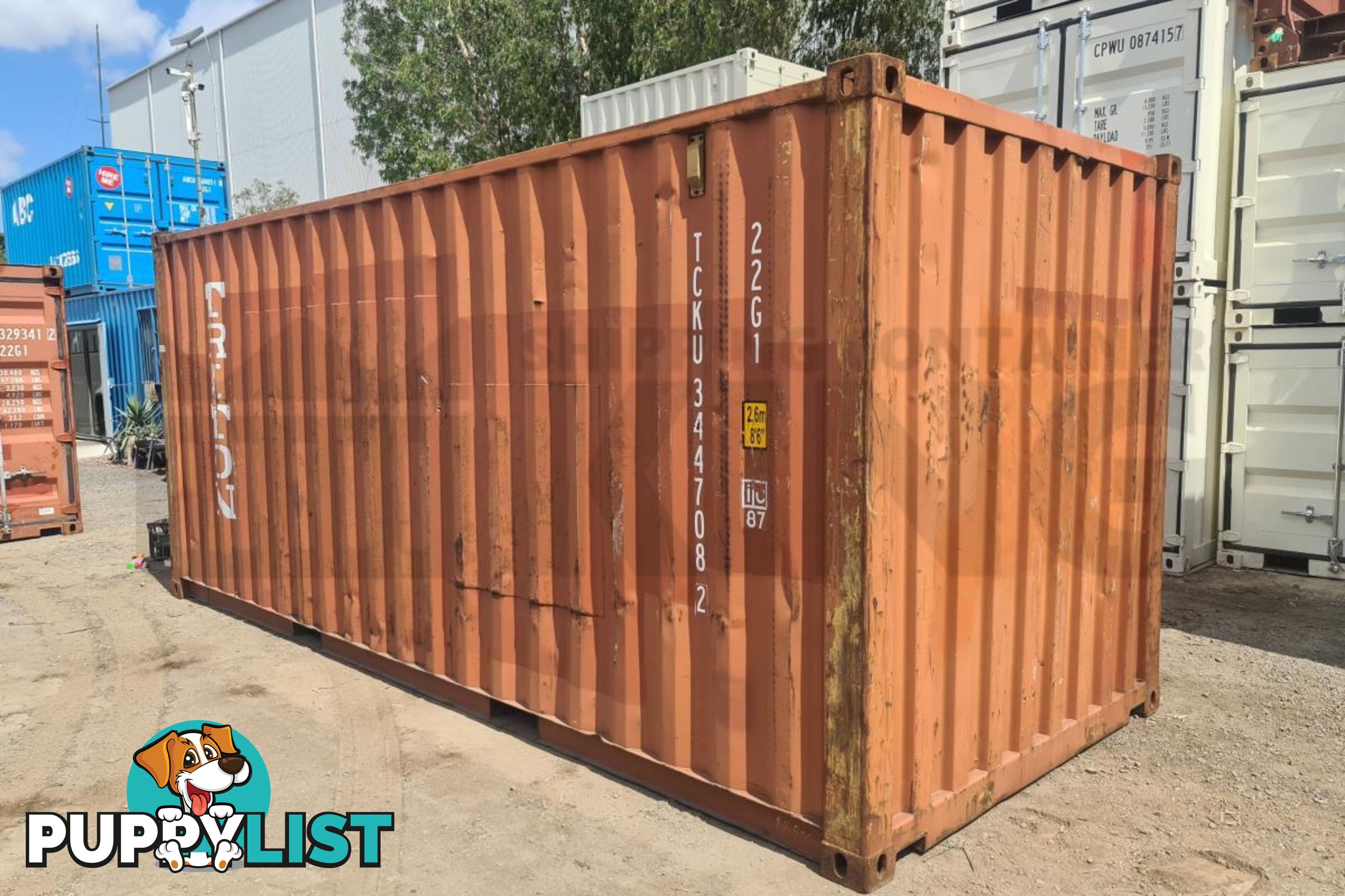 20' STANDARD HEIGHT SHIPPING CONTAINER - in Brisbane