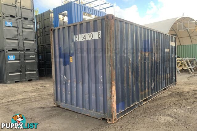 20' STANDARD HEIGHT SHIPPING CONTAINER - in Brisbane