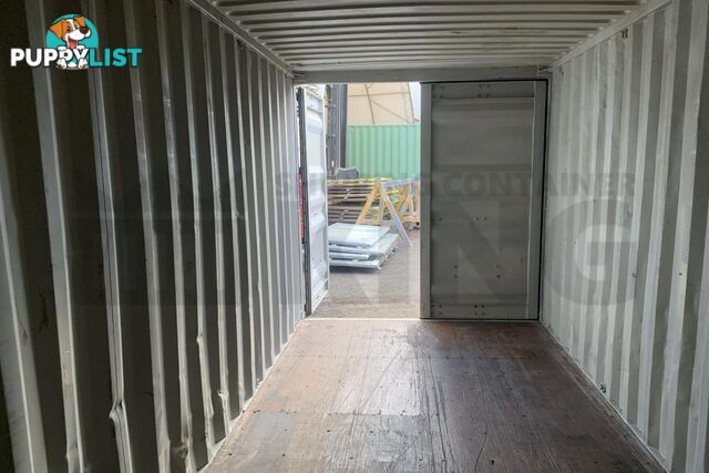 20' STANDARD HEIGHT SHIPPING CONTAINER - in Brisbane