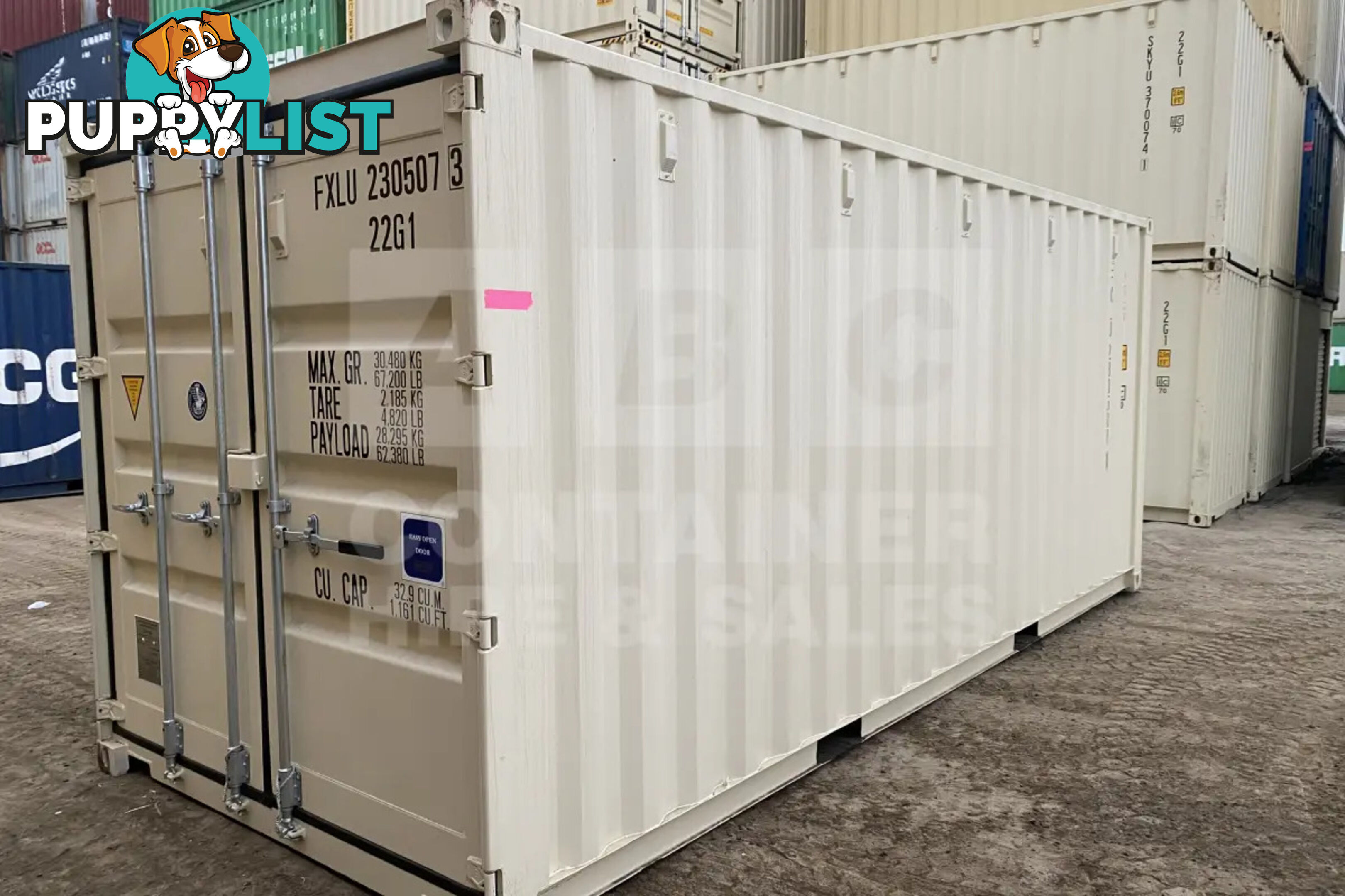 20' STANDARD HEIGHT SHIPPING CONTAINER (TRI DOOR) - in Brisbane