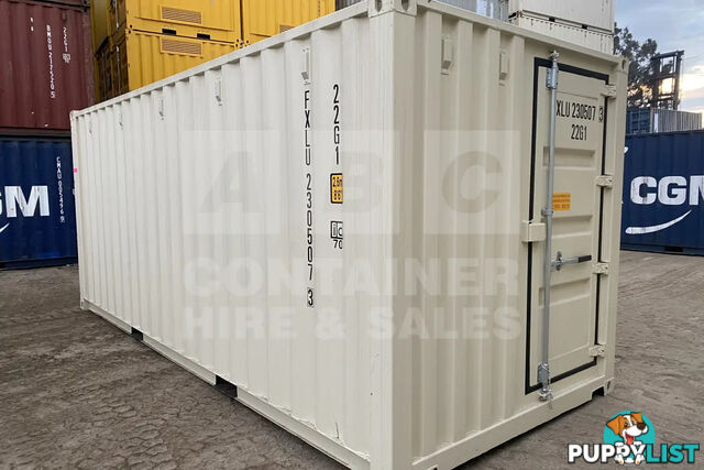 20' STANDARD HEIGHT SHIPPING CONTAINER (TRI DOOR) - in Brisbane