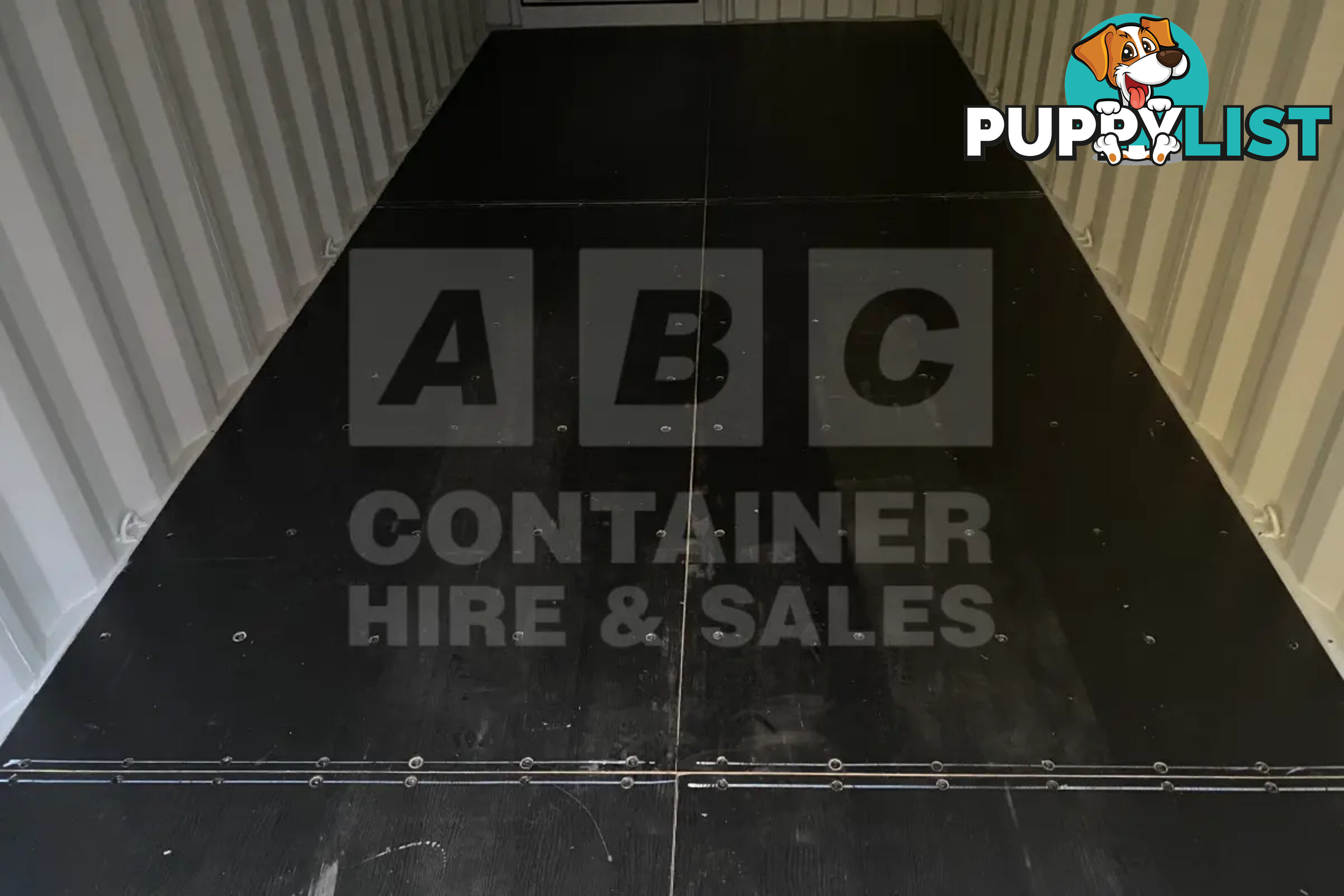 20' STANDARD HEIGHT SHIPPING CONTAINER (TRI DOOR) - in Brisbane