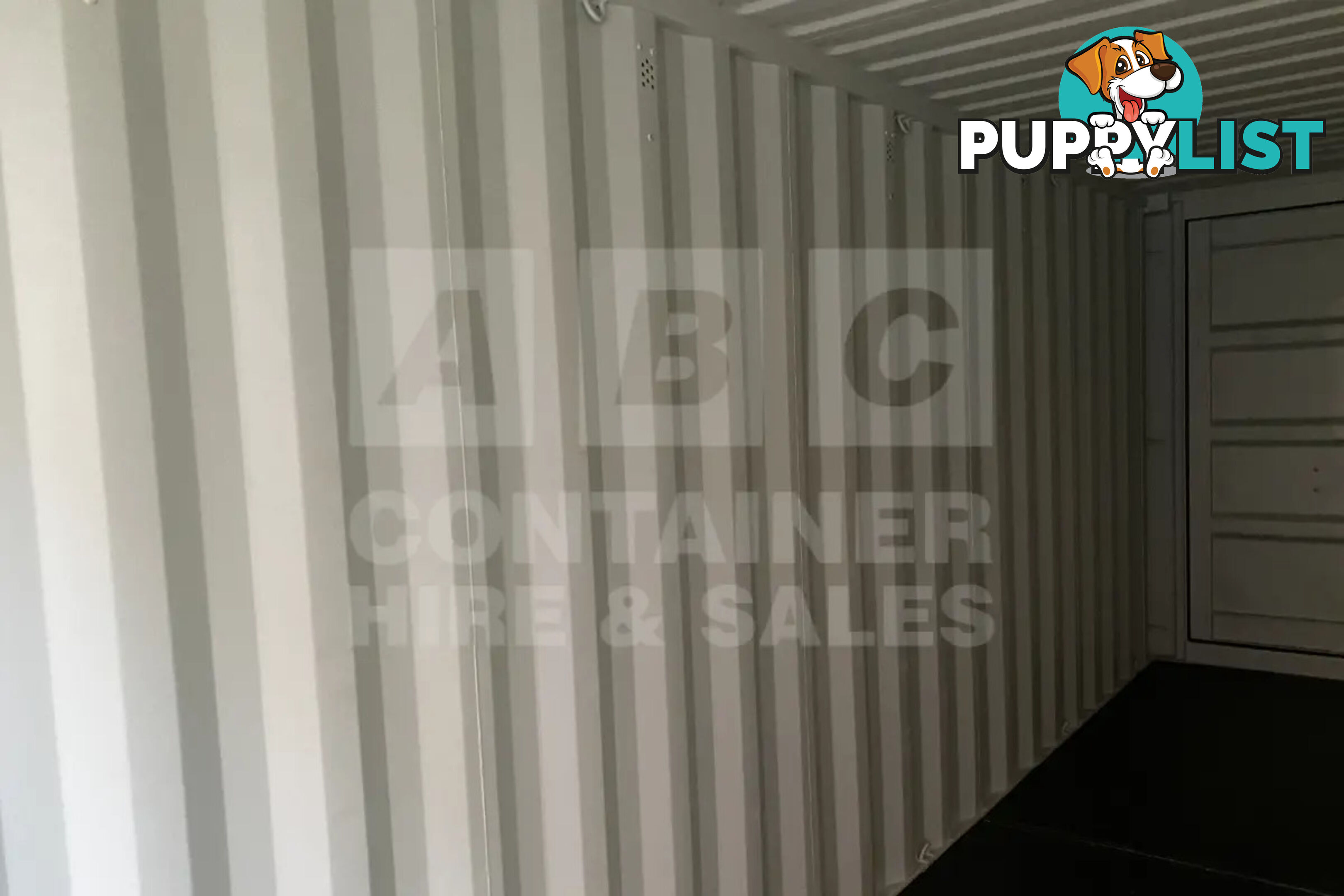 20' STANDARD HEIGHT SHIPPING CONTAINER (TRI DOOR) - in Brisbane
