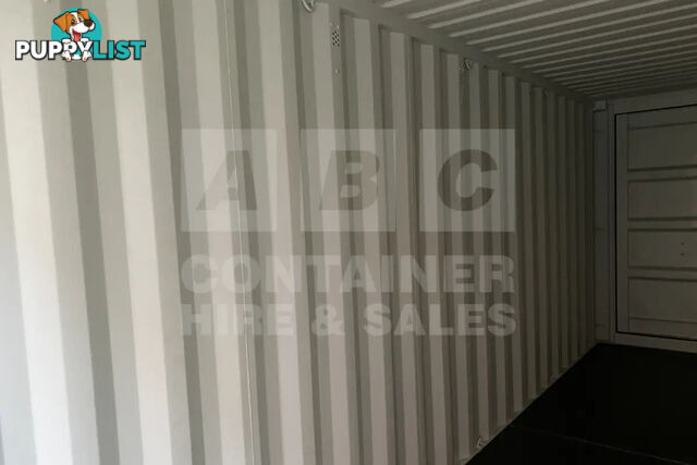 20' STANDARD HEIGHT SHIPPING CONTAINER (TRI DOOR) - in Brisbane