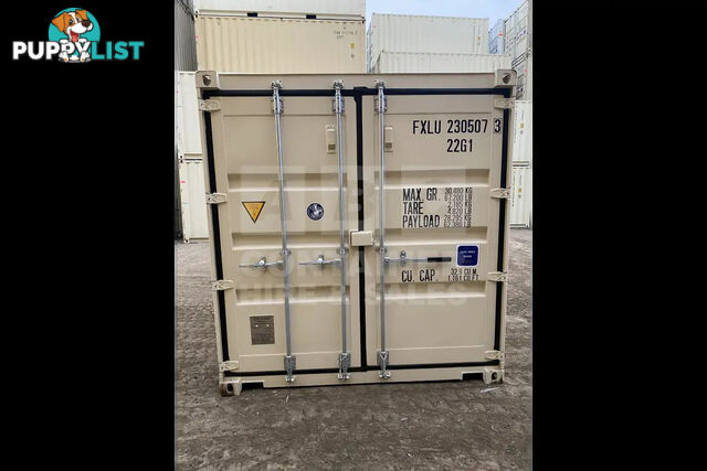 20' STANDARD HEIGHT SHIPPING CONTAINER (TRI DOOR) - in Brisbane