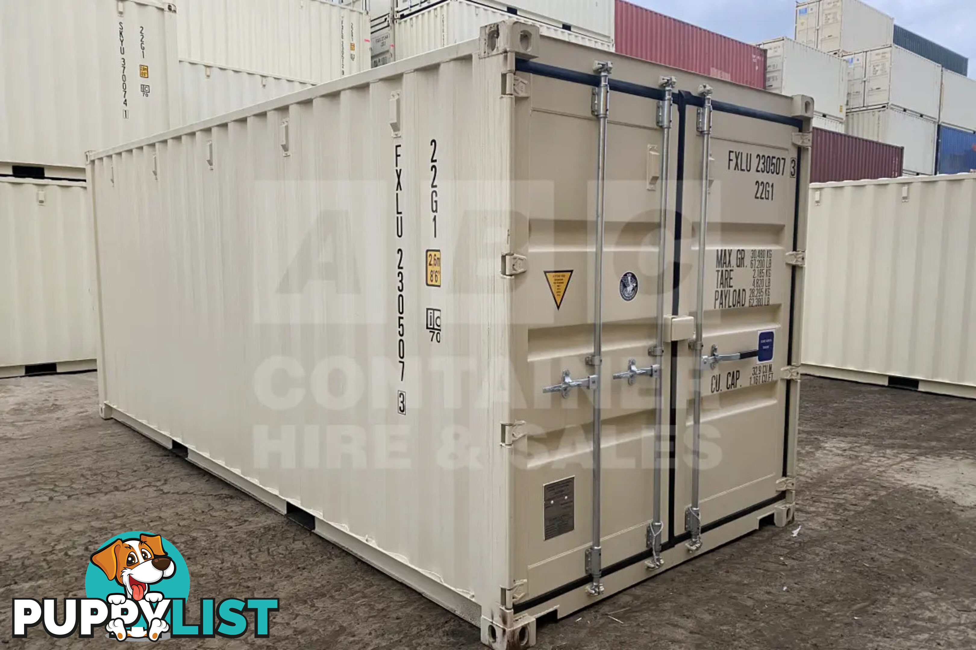20' STANDARD HEIGHT SHIPPING CONTAINER (TRI DOOR) - in Brisbane