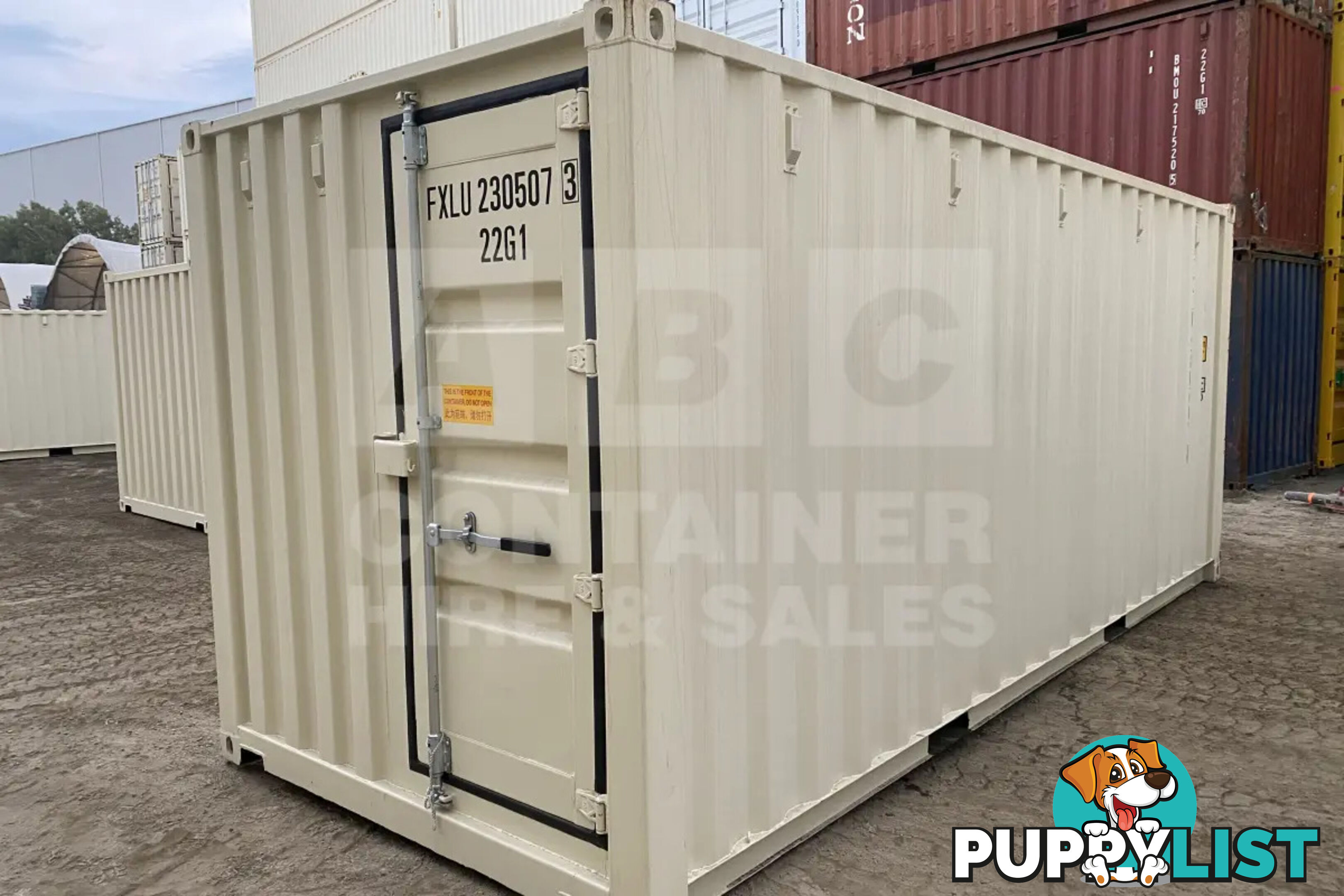 20' STANDARD HEIGHT SHIPPING CONTAINER (TRI DOOR) - in Brisbane