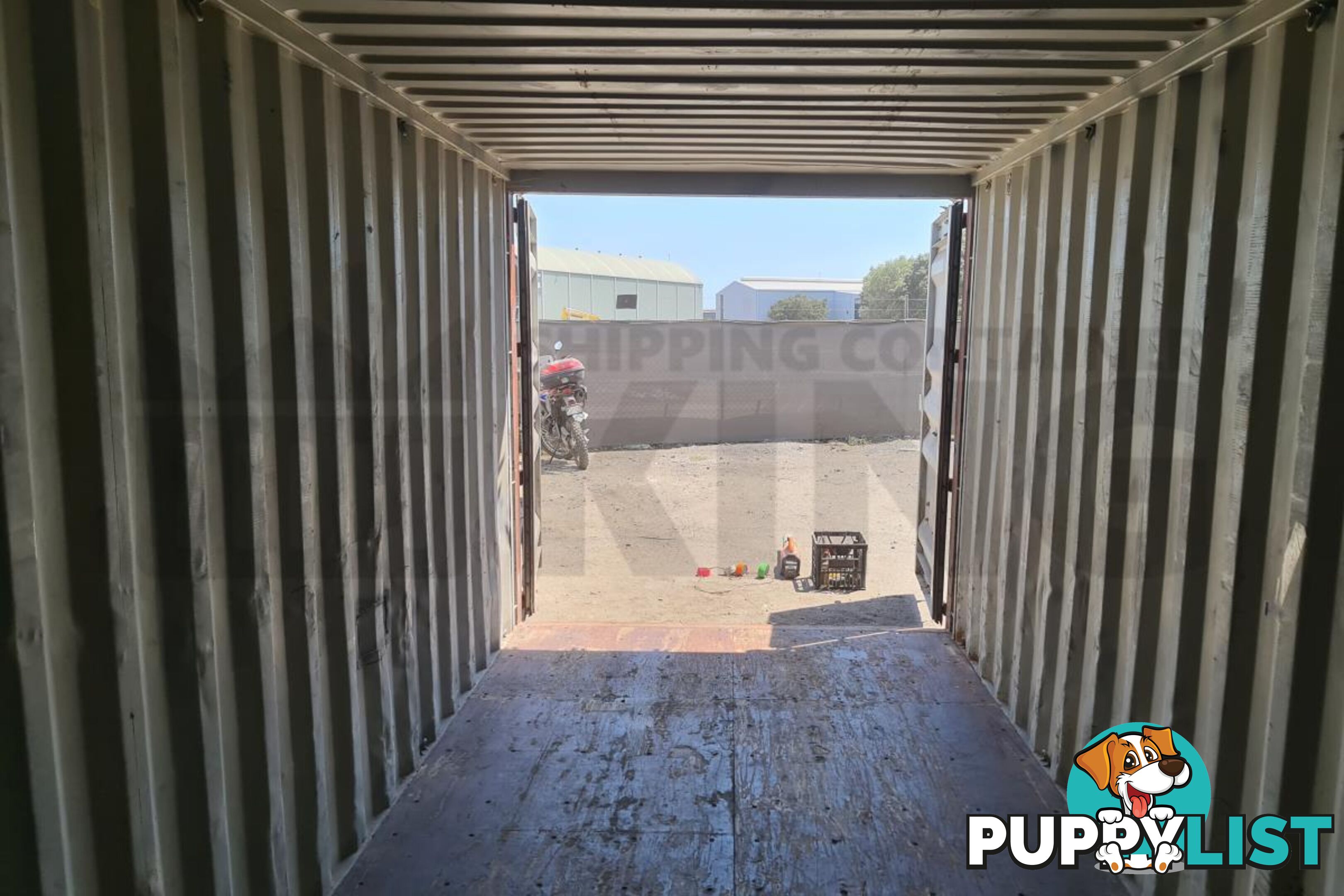 20' STANDARD HEIGHT SHIPPING CONTAINER - in Brisbane