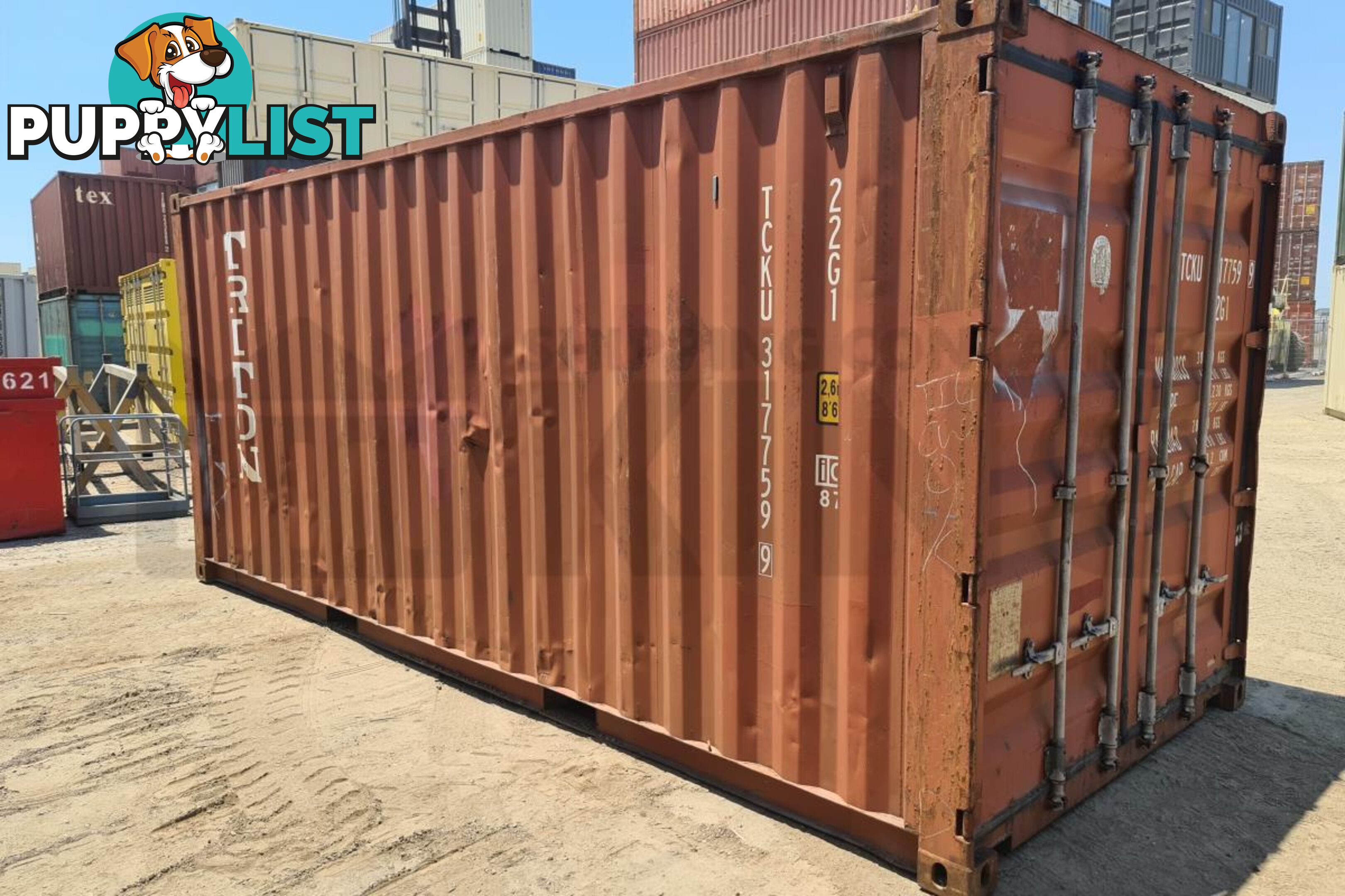 20' STANDARD HEIGHT SHIPPING CONTAINER - in Brisbane