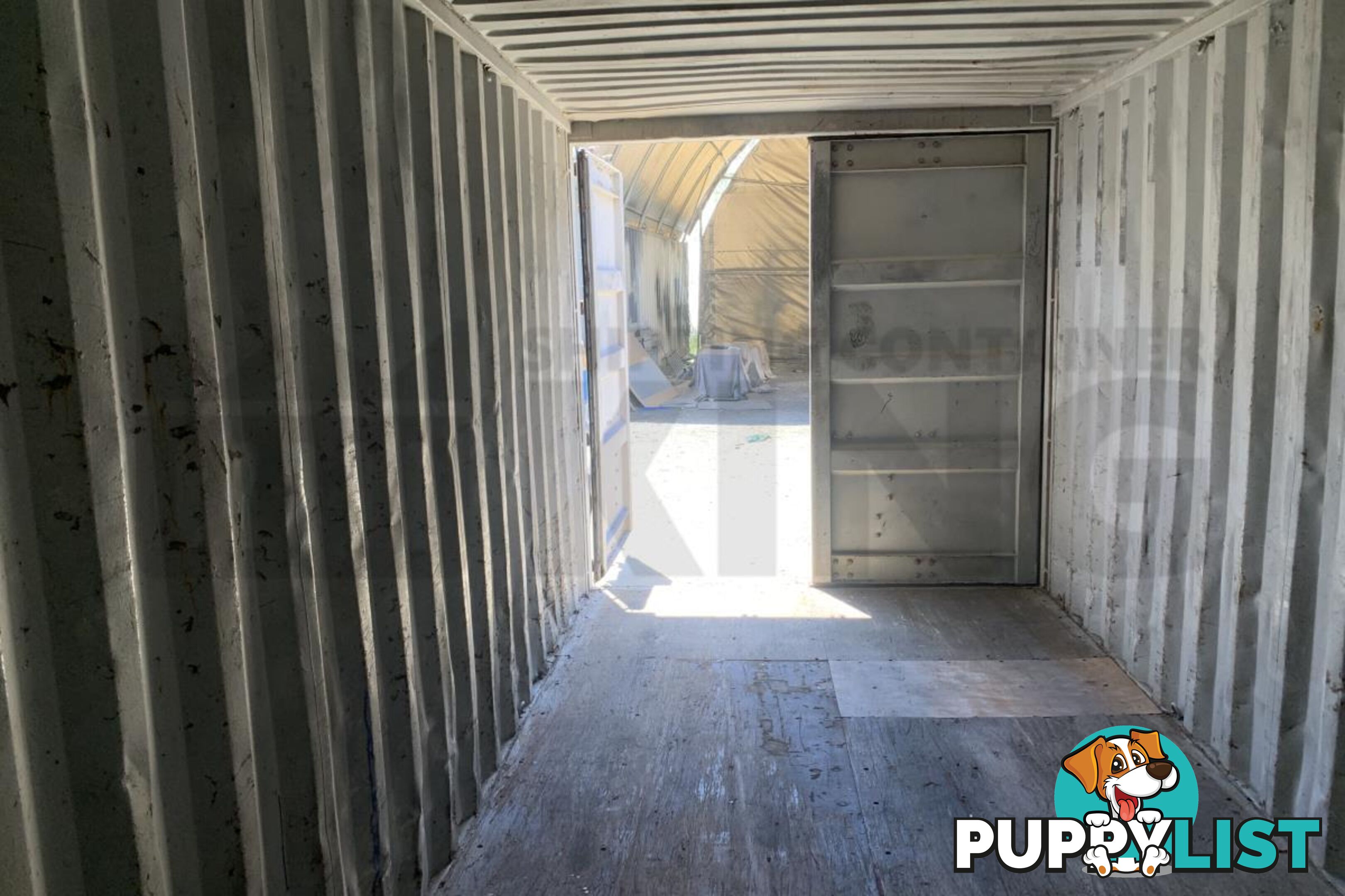 20' STANDARD HEIGHT SHIPPING CONTAINER - in Brisbane