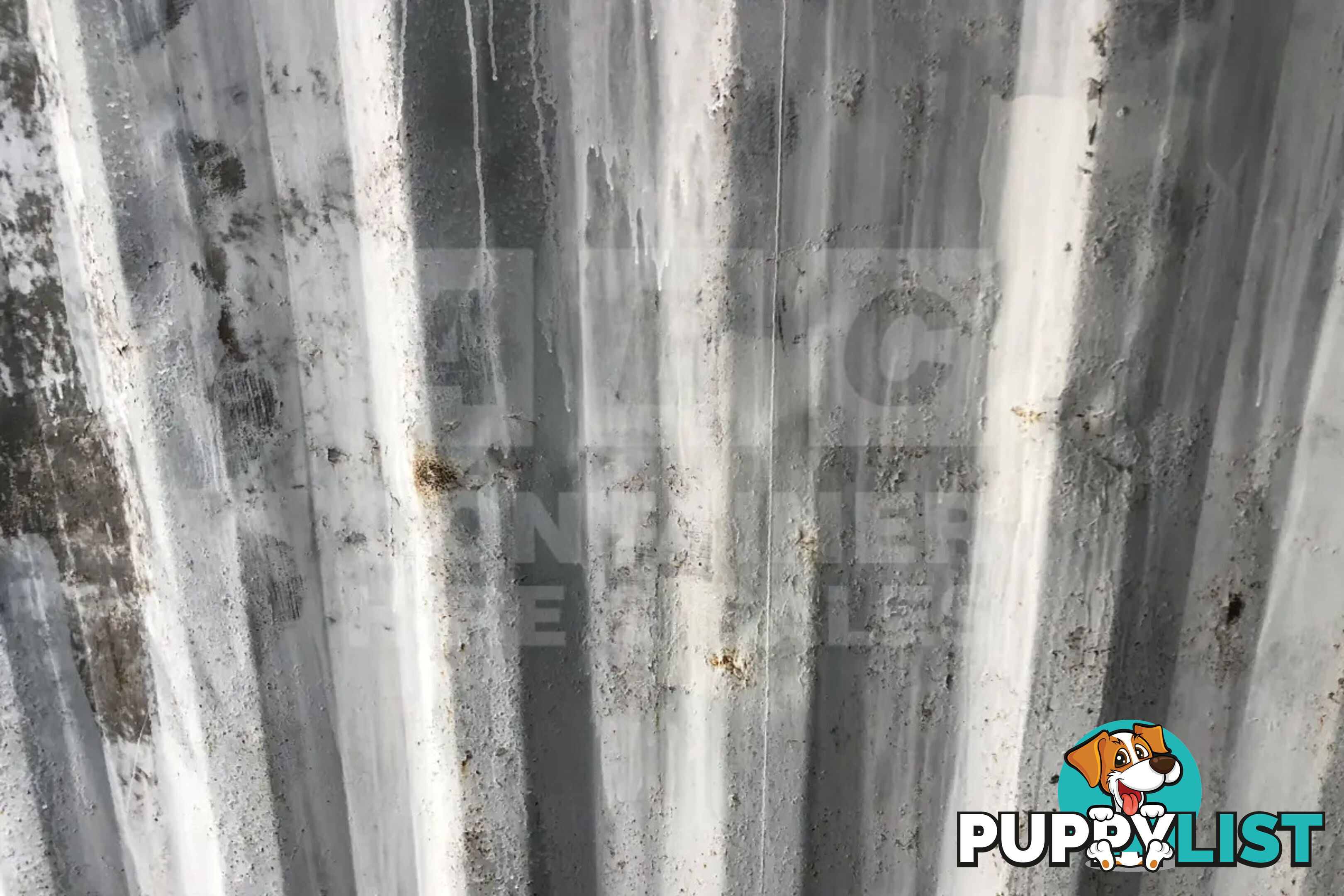 20' STANDARD HEIGHT SHIPPING CONTAINER - in Brisbane