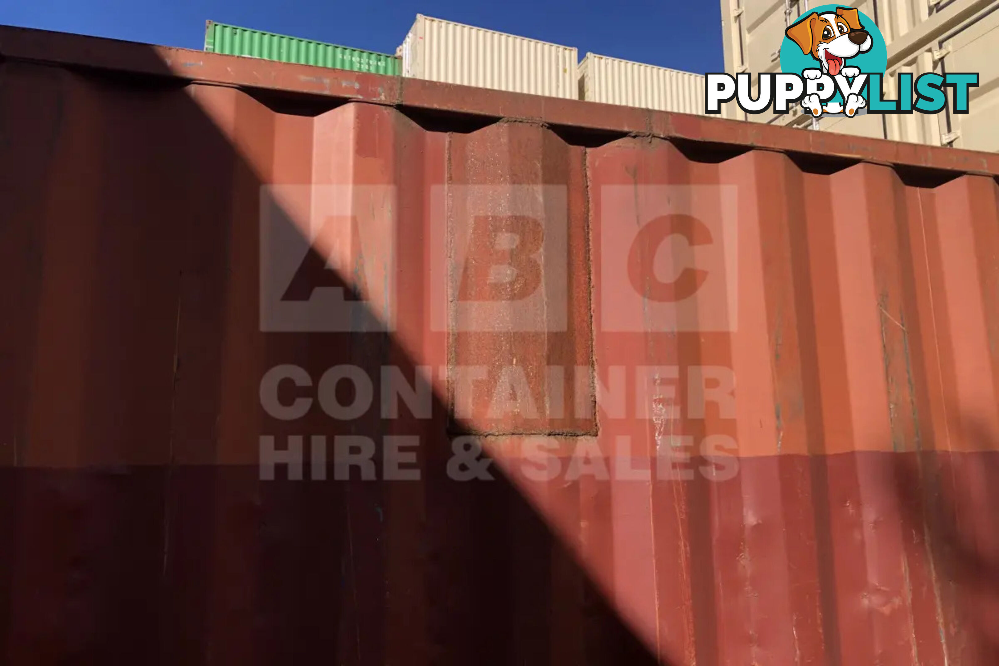 20' STANDARD HEIGHT SHIPPING CONTAINER - in Brisbane