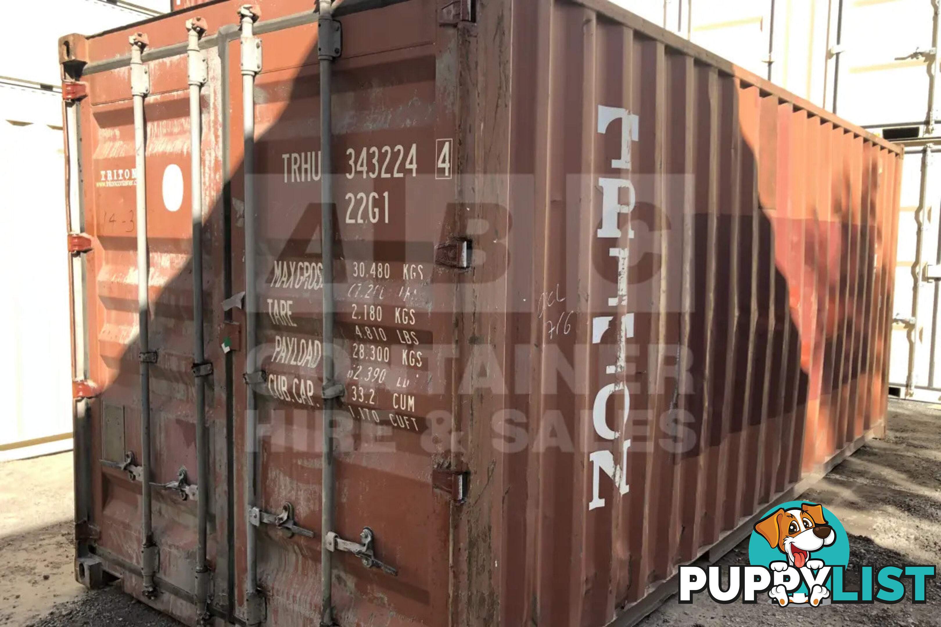 20' STANDARD HEIGHT SHIPPING CONTAINER - in Brisbane