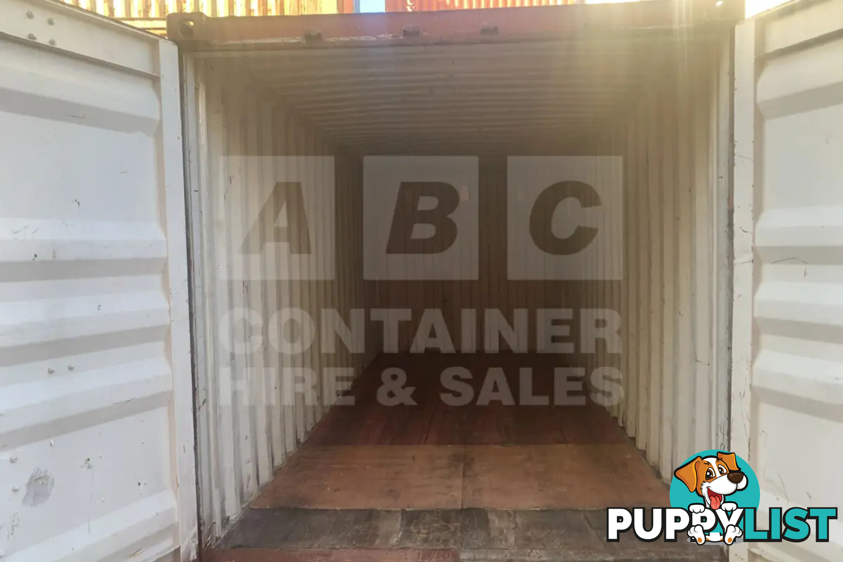 20' STANDARD HEIGHT SHIPPING CONTAINER - in Chinchilla