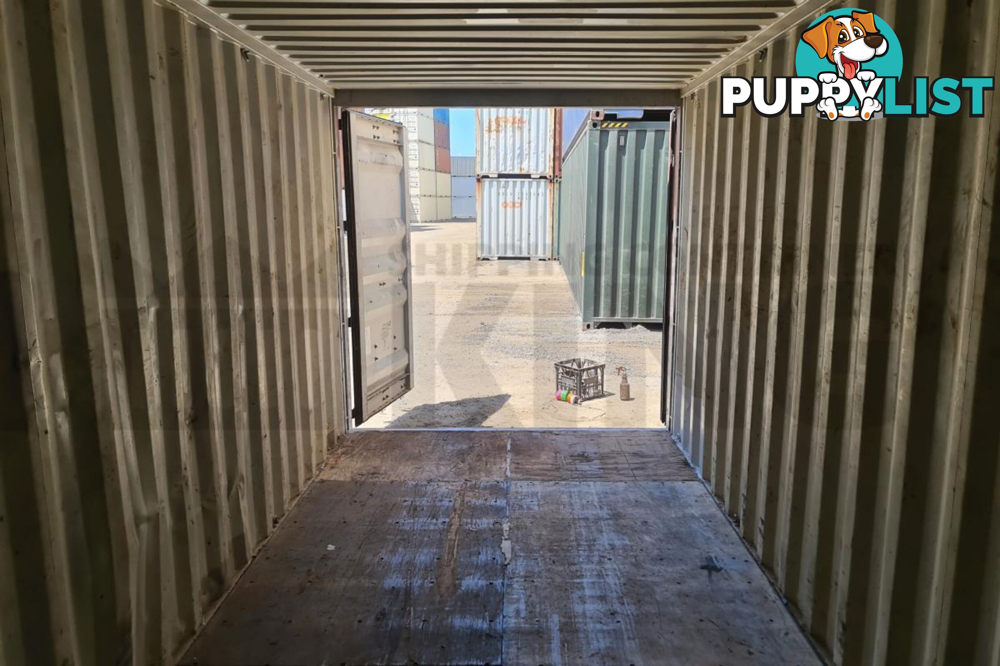 20' STANDARD HEIGHT SHIPPING CONTAINER - in Brisbane